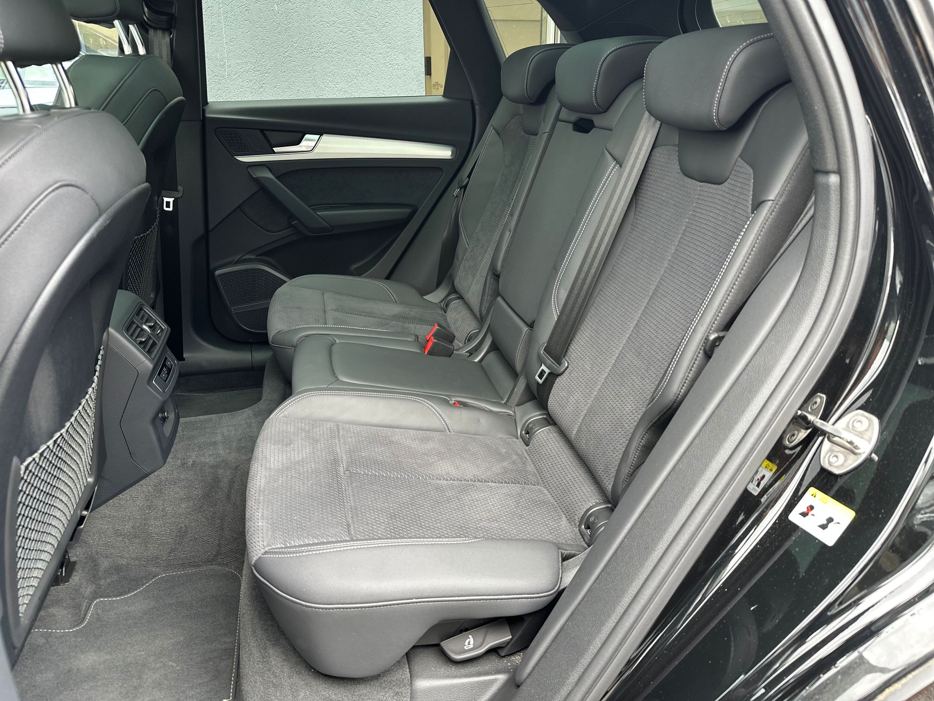 AUDI Q5 40 TDI quattro S-tronic-image-8