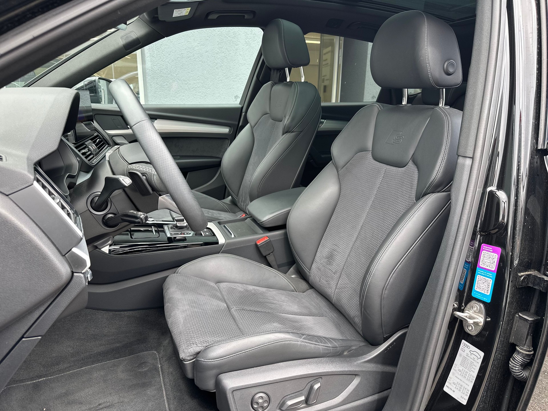AUDI Q5 40 TDI quattro S-tronic-image-4