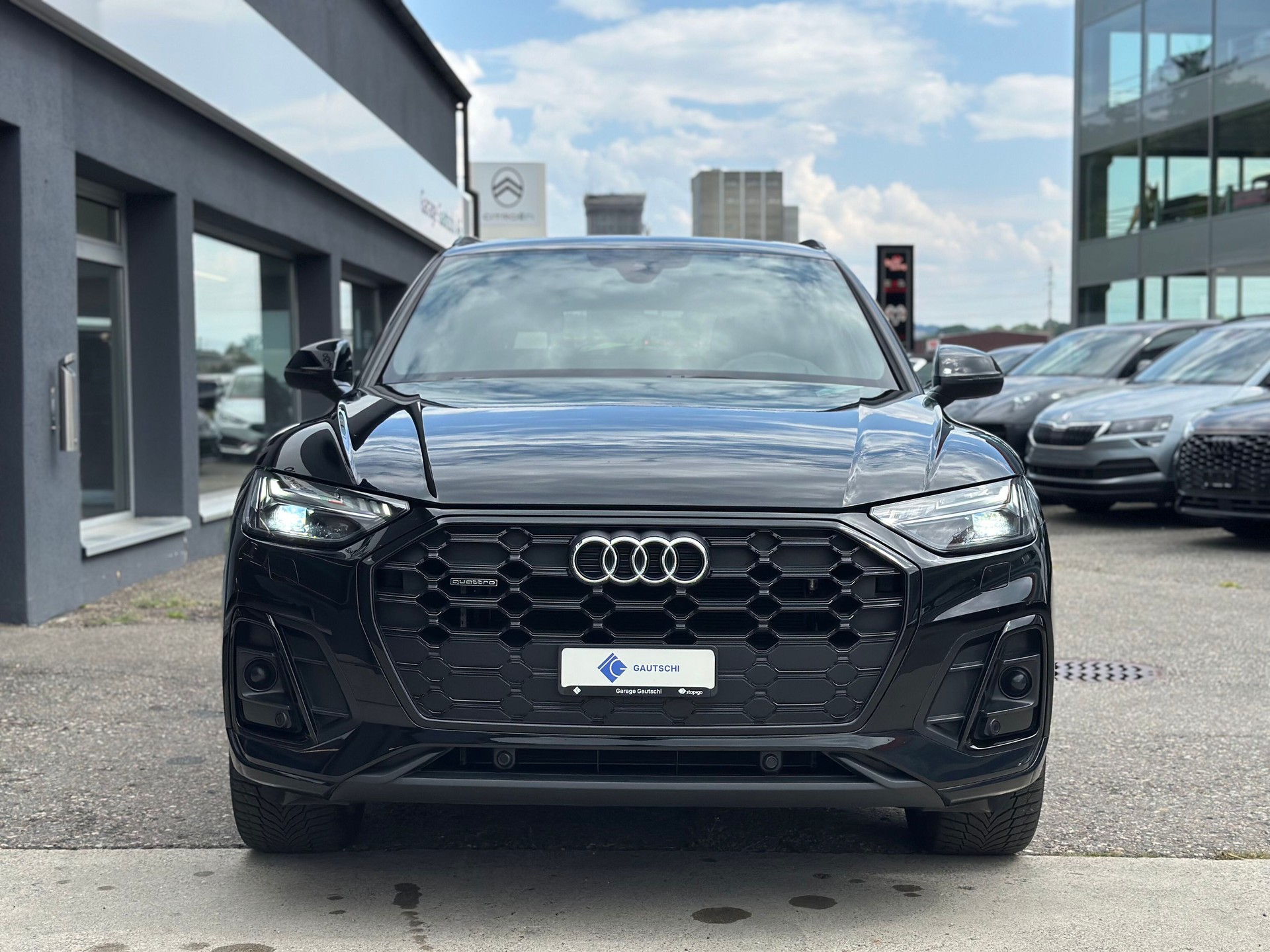 AUDI Q5 40 TDI quattro S-tronic-image-1