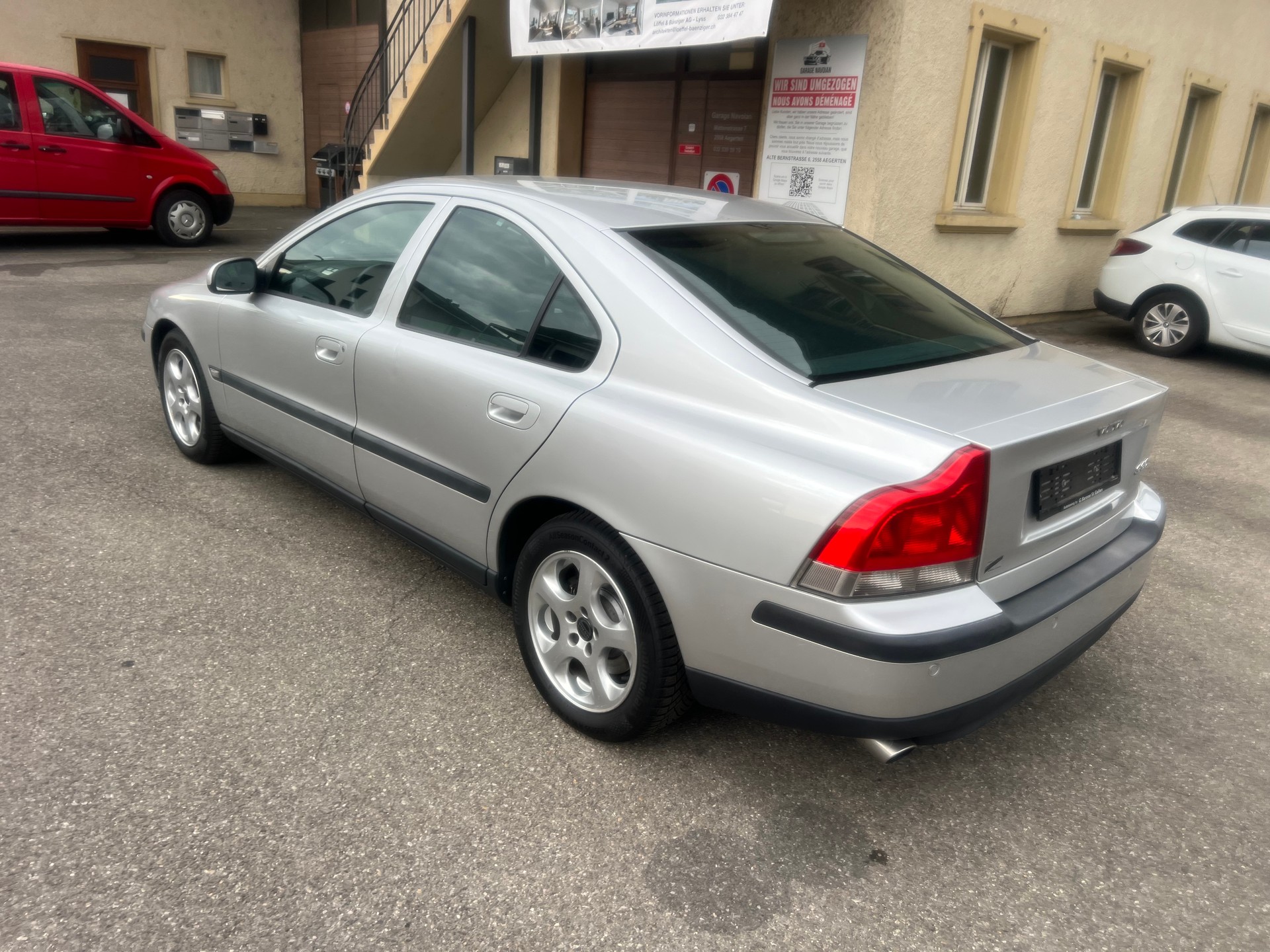 VOLVO S60 2.4T-image-6