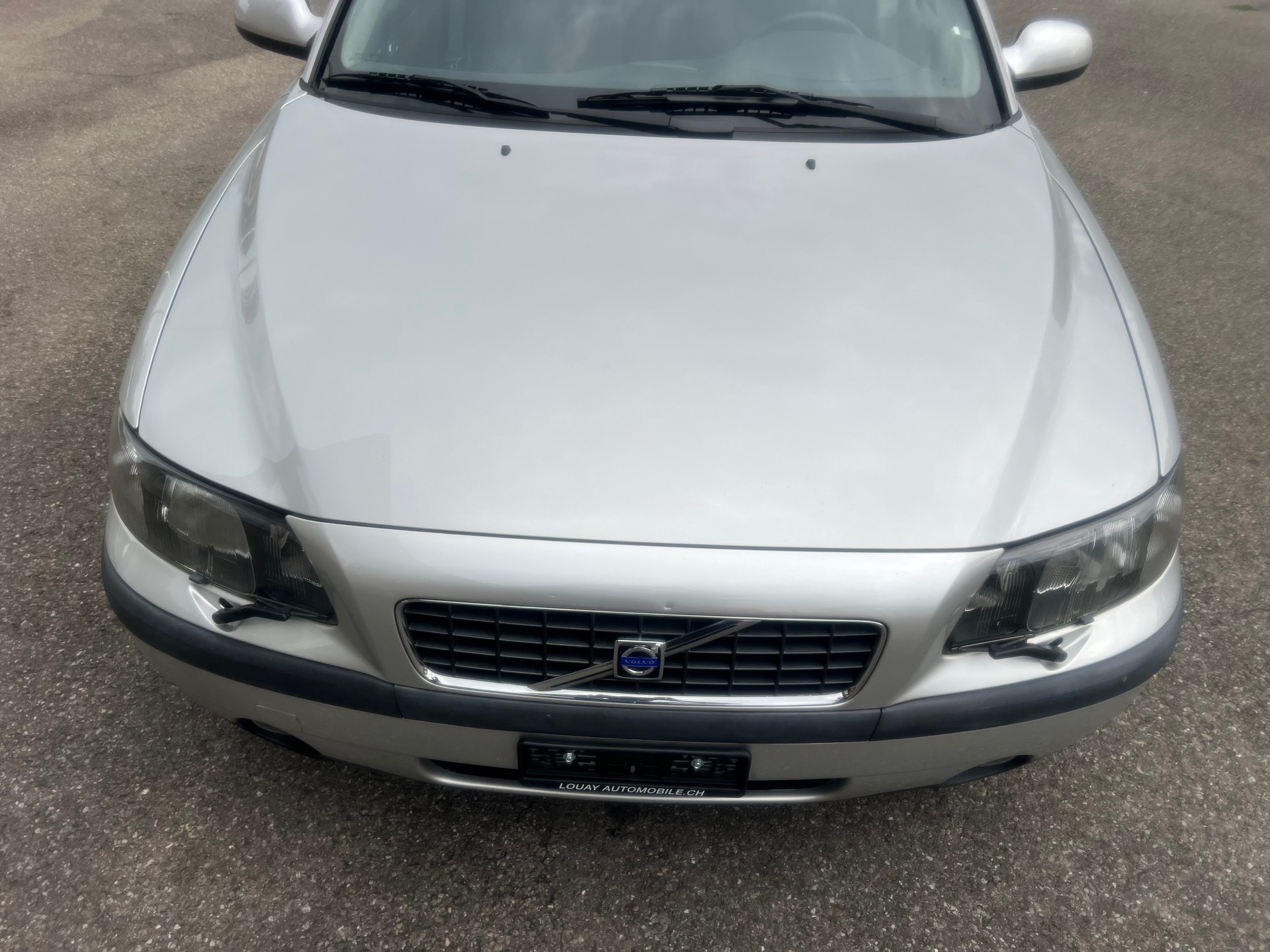 VOLVO S60 2.4T-image-0