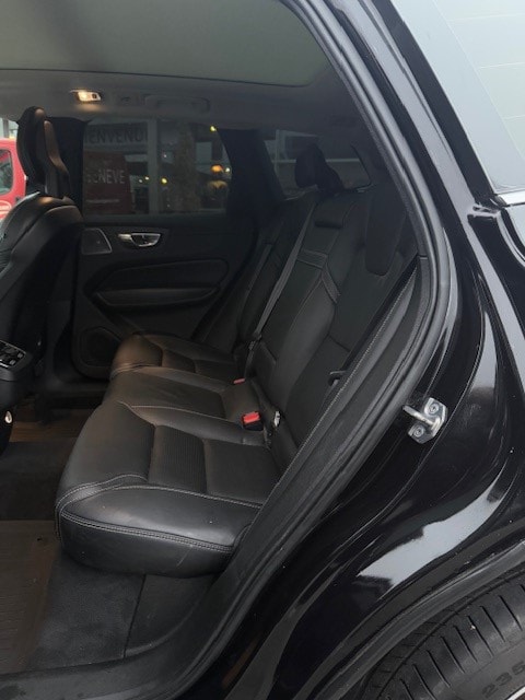 VOLVO XC60 D5 AWD Momentum Geartronic-image-8