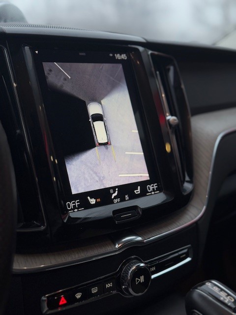VOLVO XC60 D5 AWD Momentum Geartronic-image-11