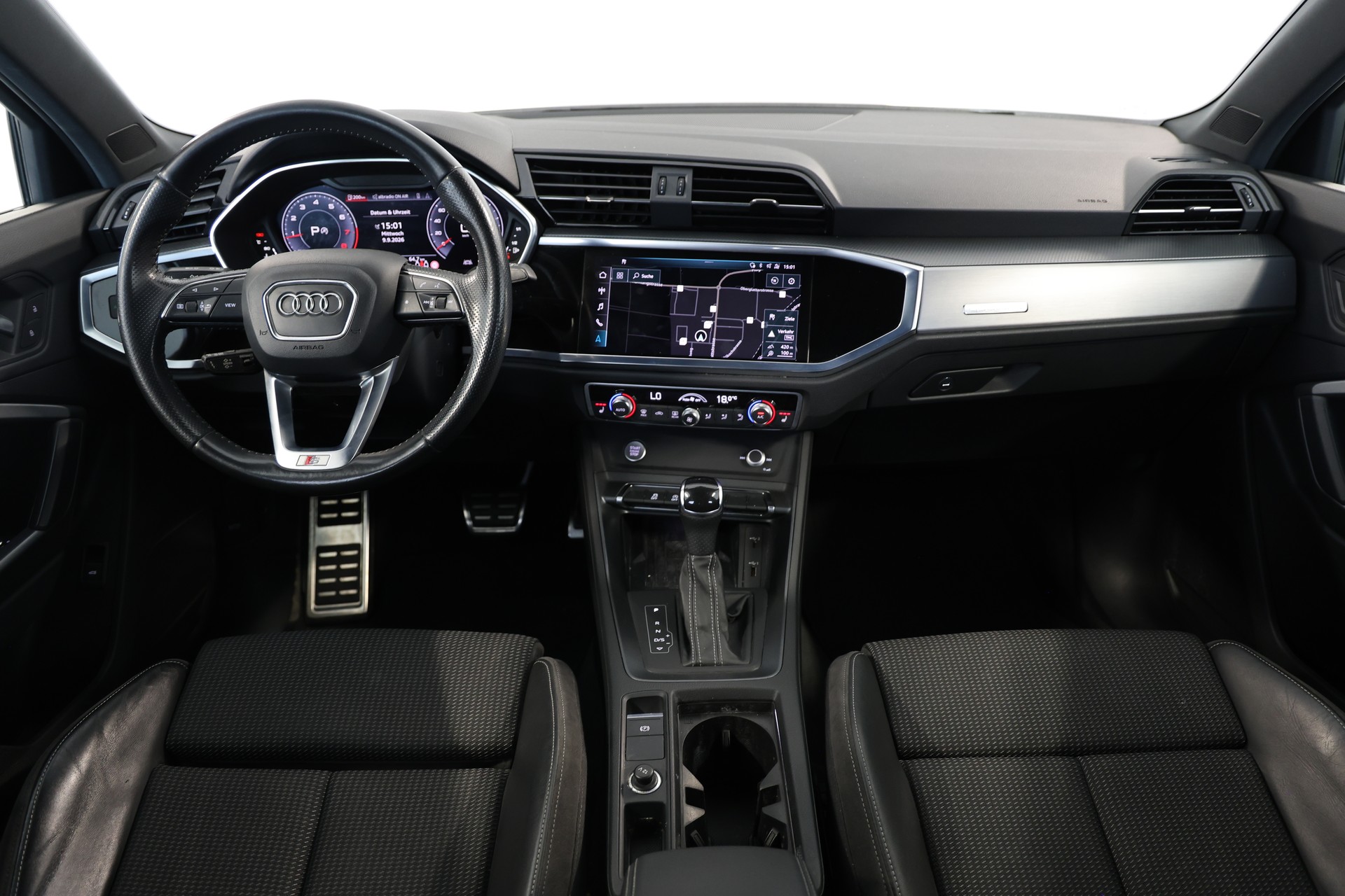 AUDI Q3 2.0 45 TFSI S line quattro S-Tronic-image-9