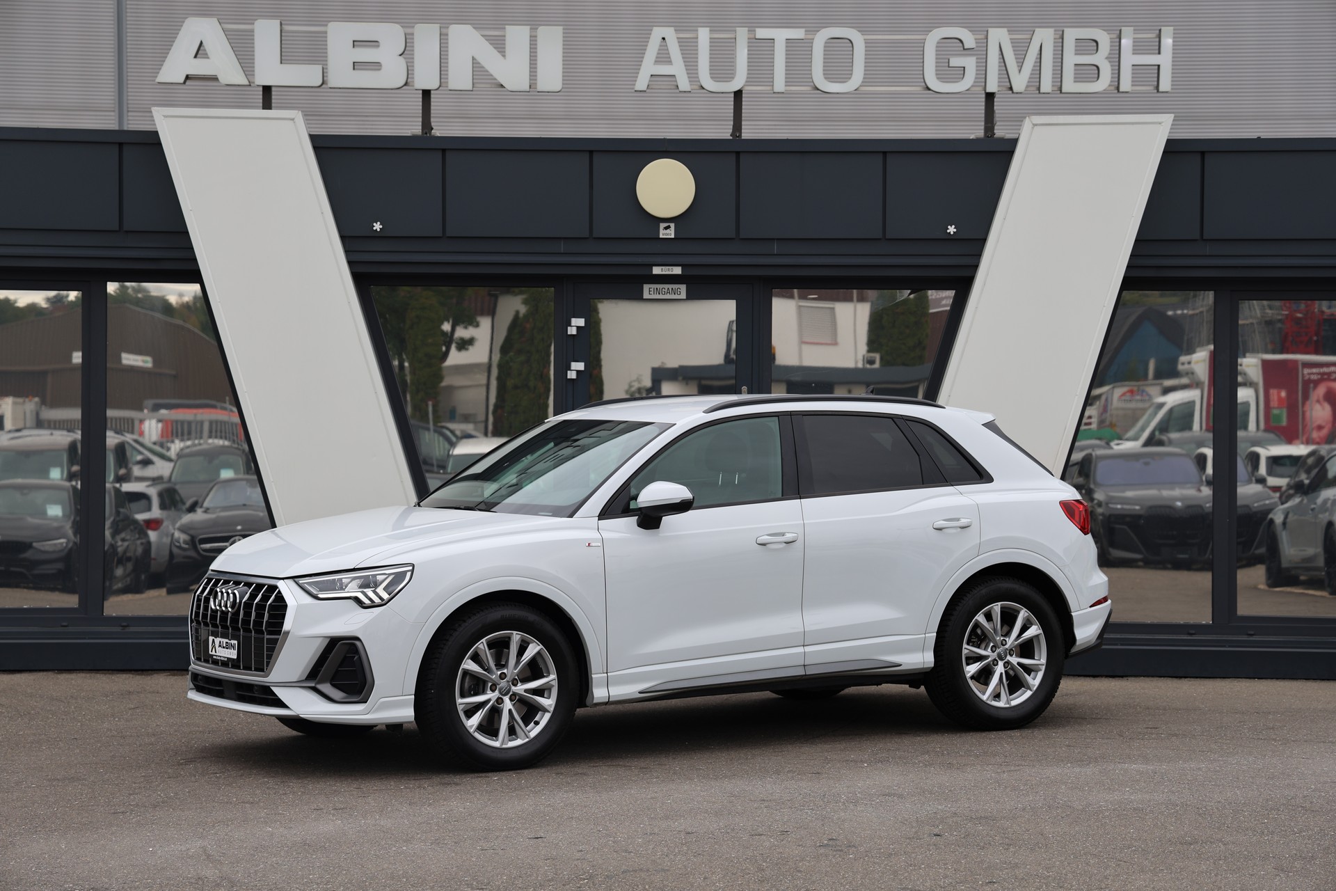 AUDI Q3 2.0 45 TFSI S line quattro S-Tronic-image-0