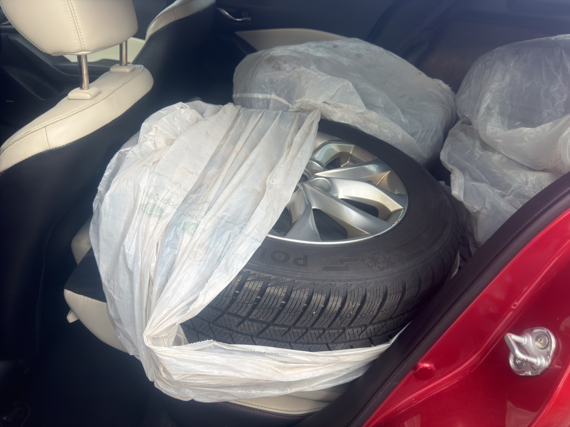MAZDA 3-image-10