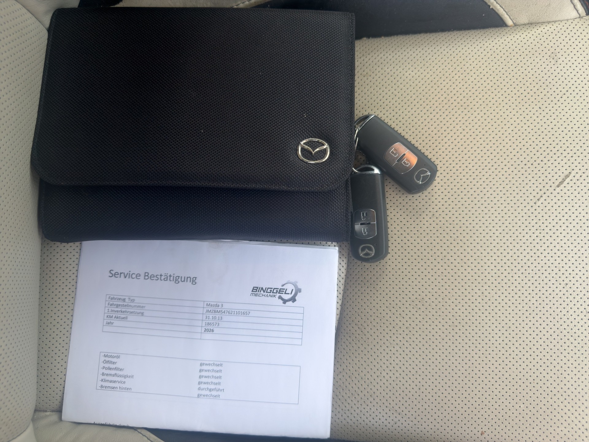 MAZDA 3-image-13