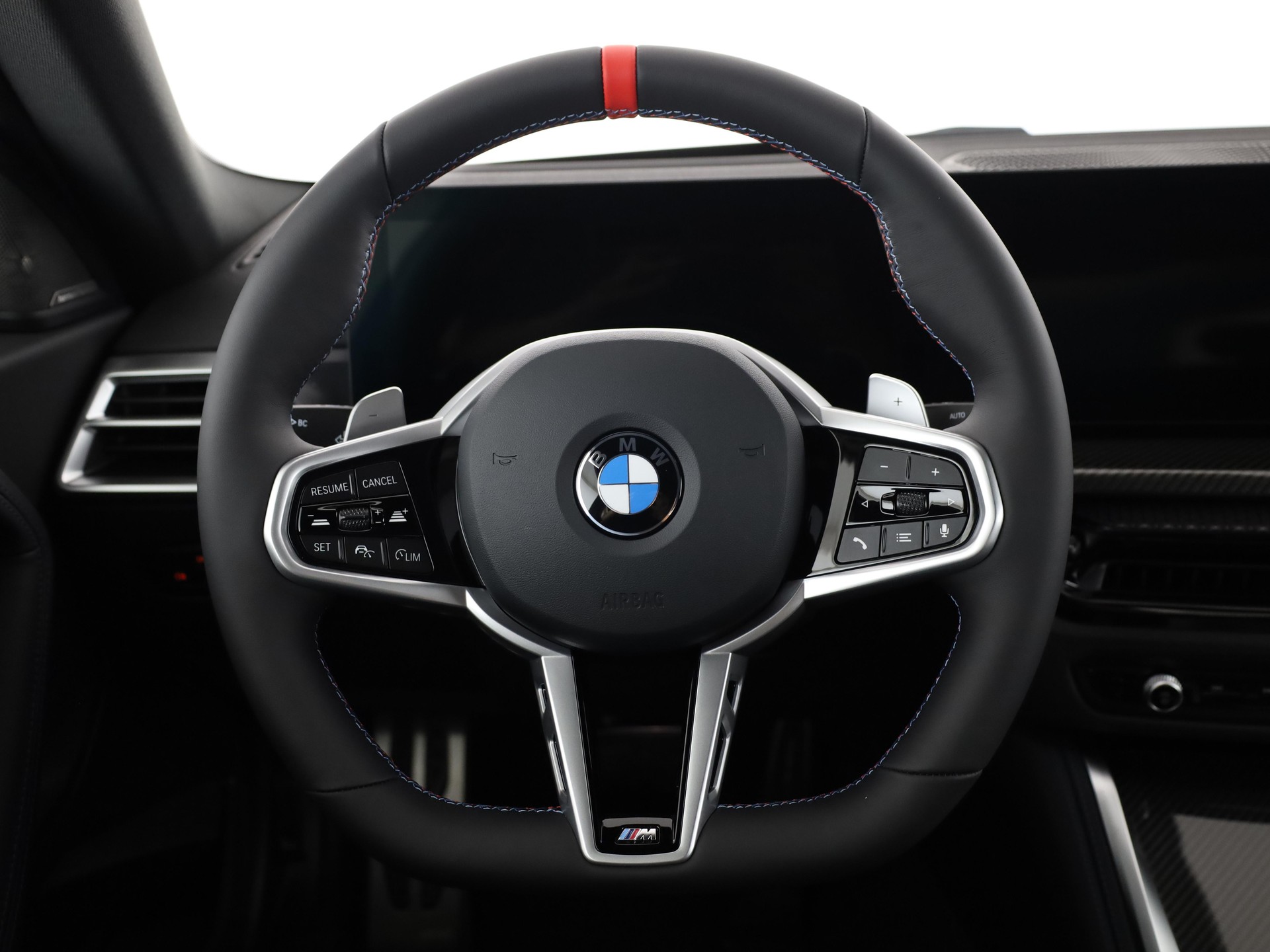 BMW M240i xDrive Coupé-image-16