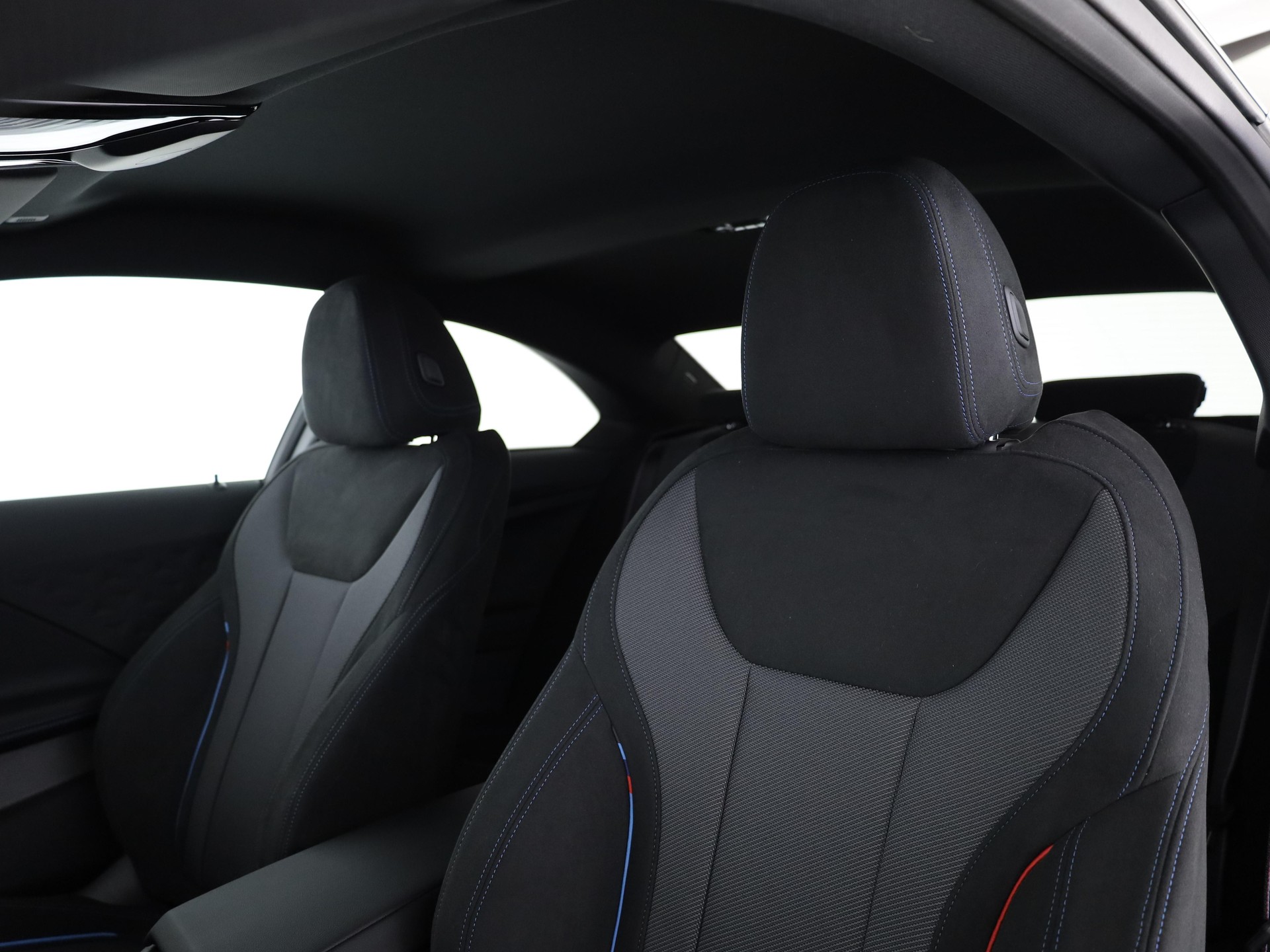 BMW M240i xDrive Coupé-image-9