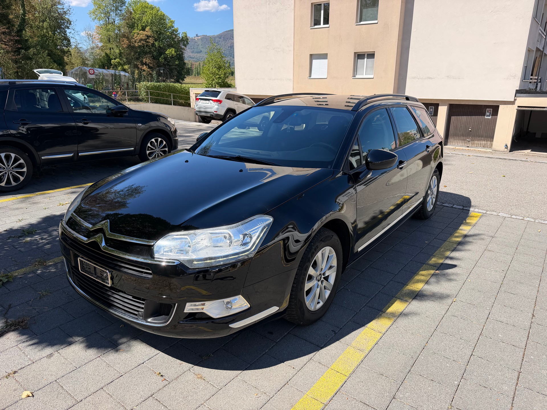 CITROEN C5 Tourer 1.6 e-HDi Attraction EGS6-image-1