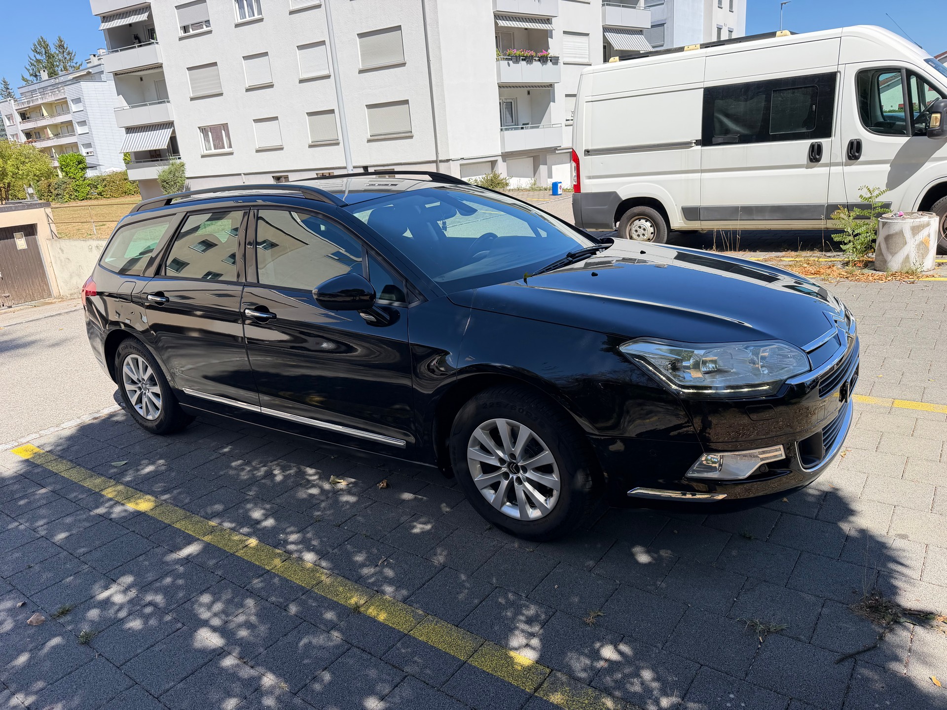 CITROEN C5 Tourer 1.6 e-HDi Attraction EGS6-image-0