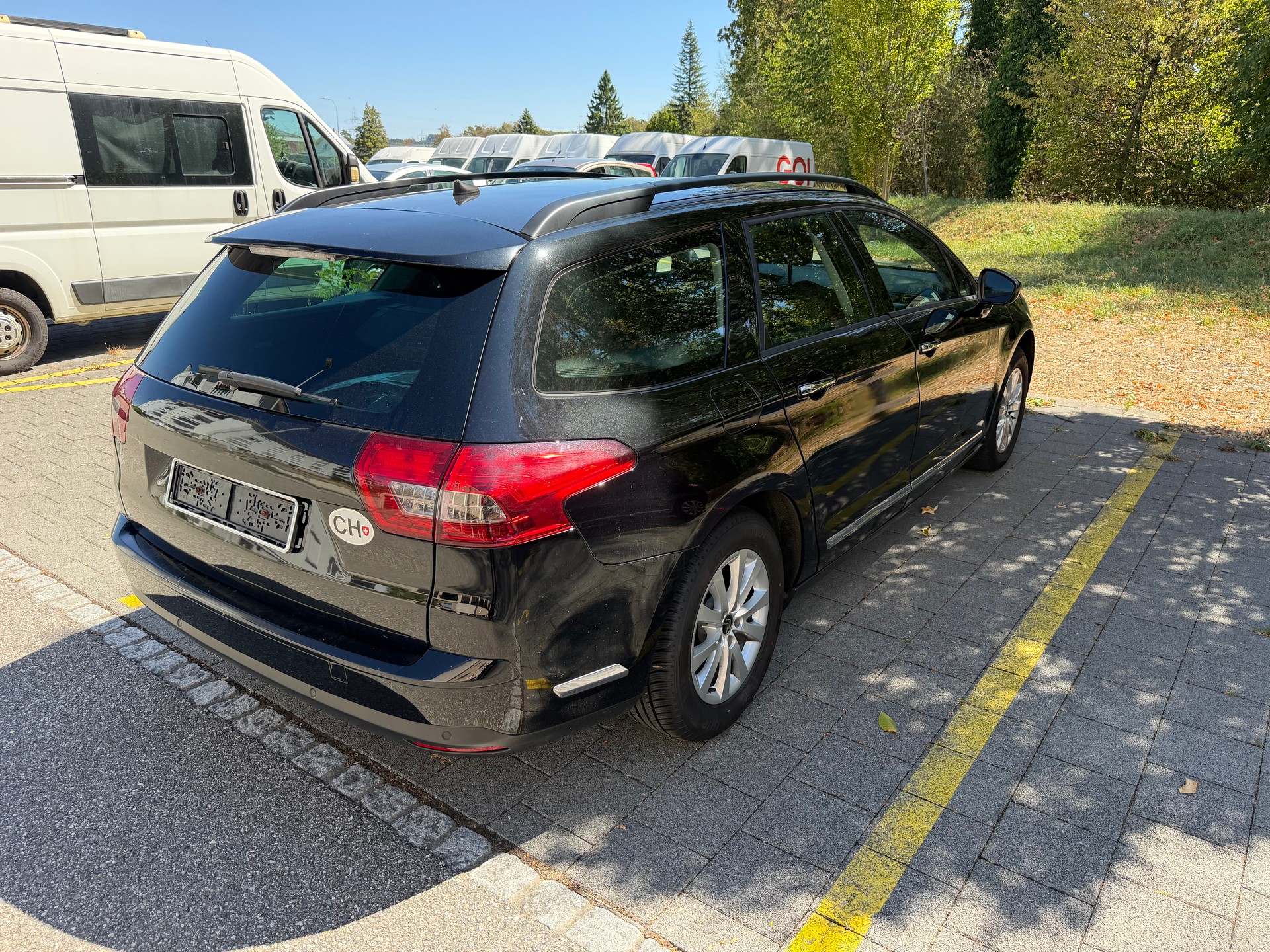 CITROEN C5 Tourer 1.6 e-HDi Attraction EGS6-image-2