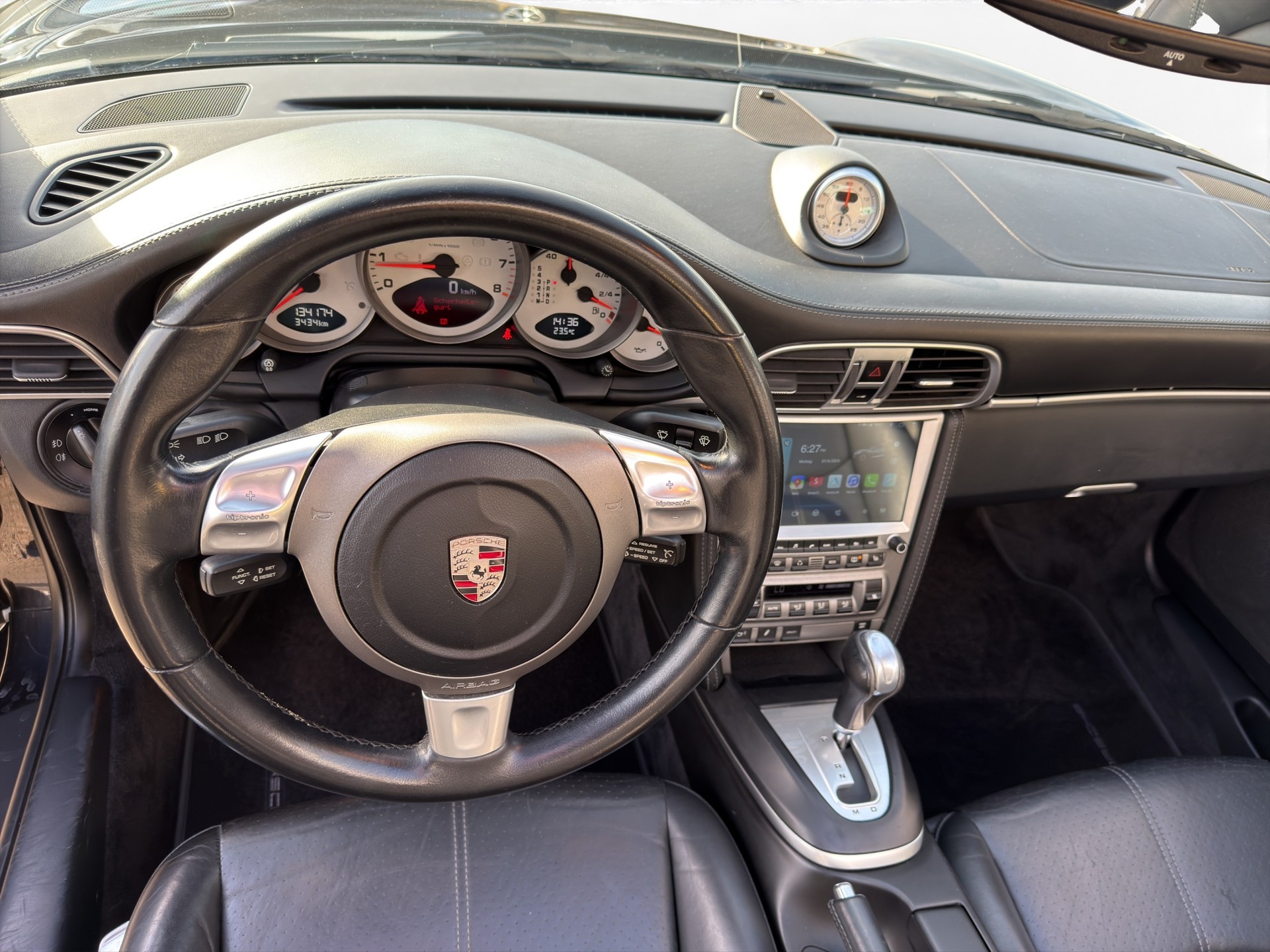 PORSCHE 911 Cabrio Carrera 4S-image-9