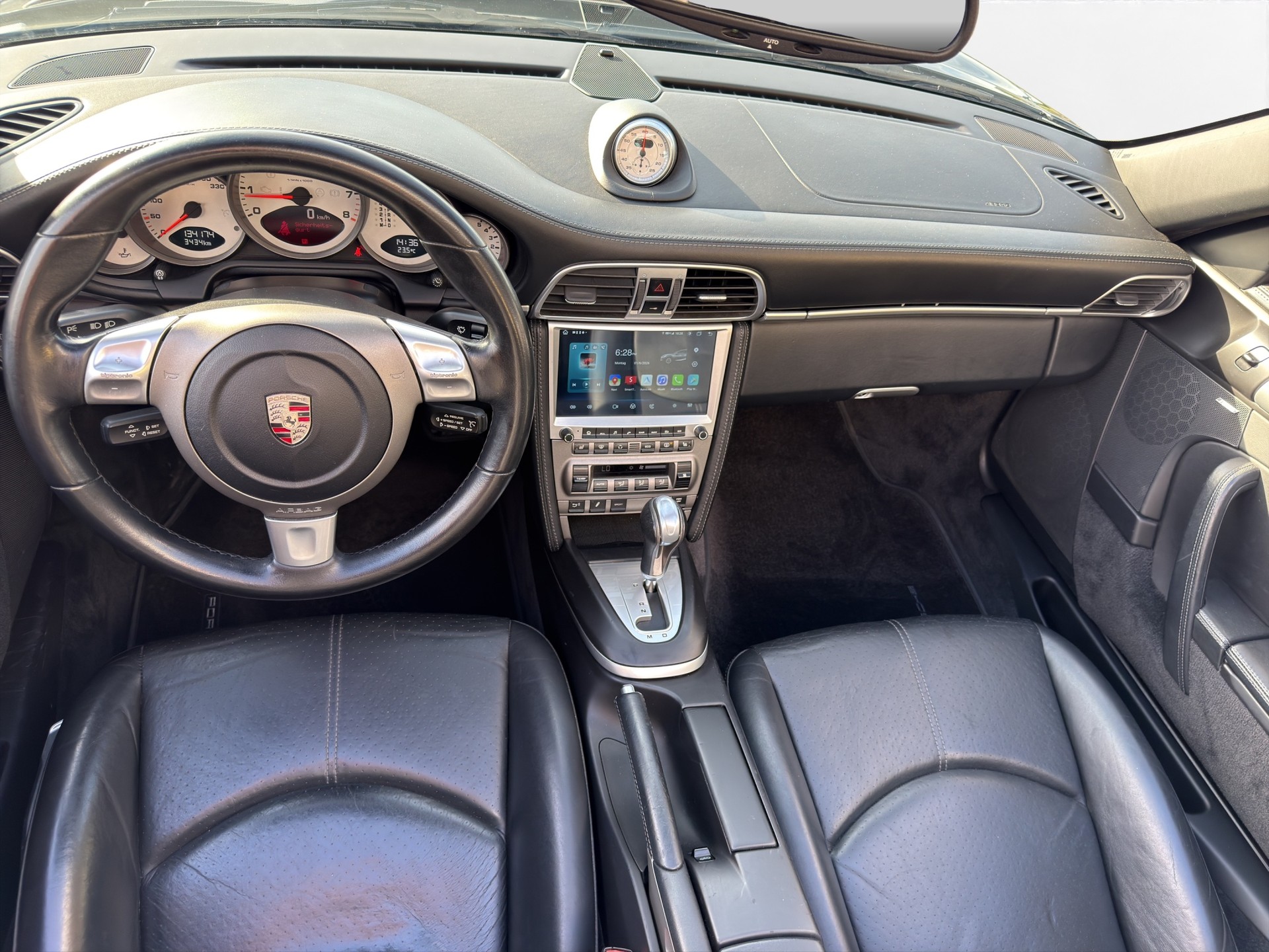PORSCHE 911 Cabrio Carrera 4S-image-12
