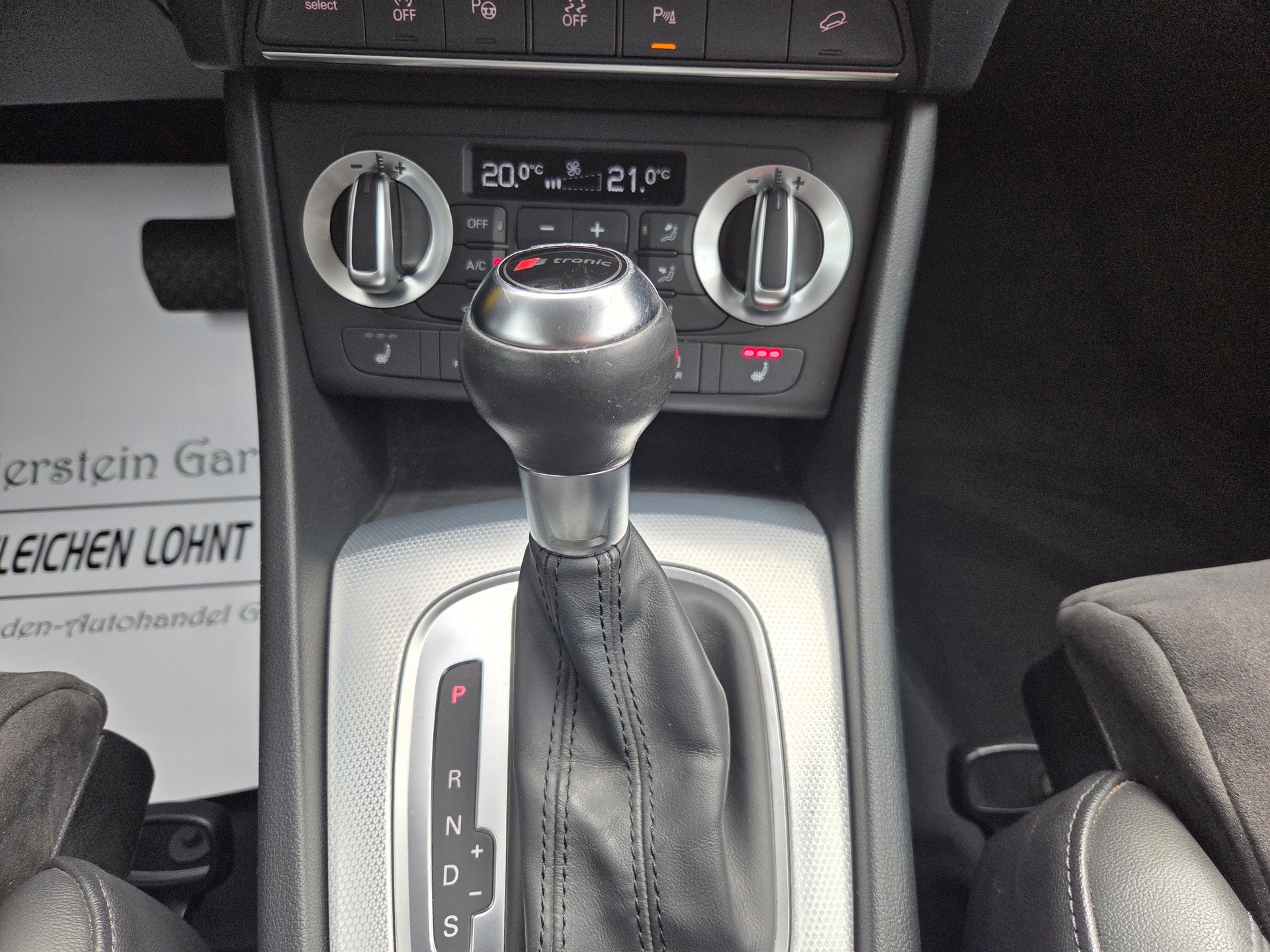 AUDI Q3 2.0 TFSI quattro S-tronic-image-16