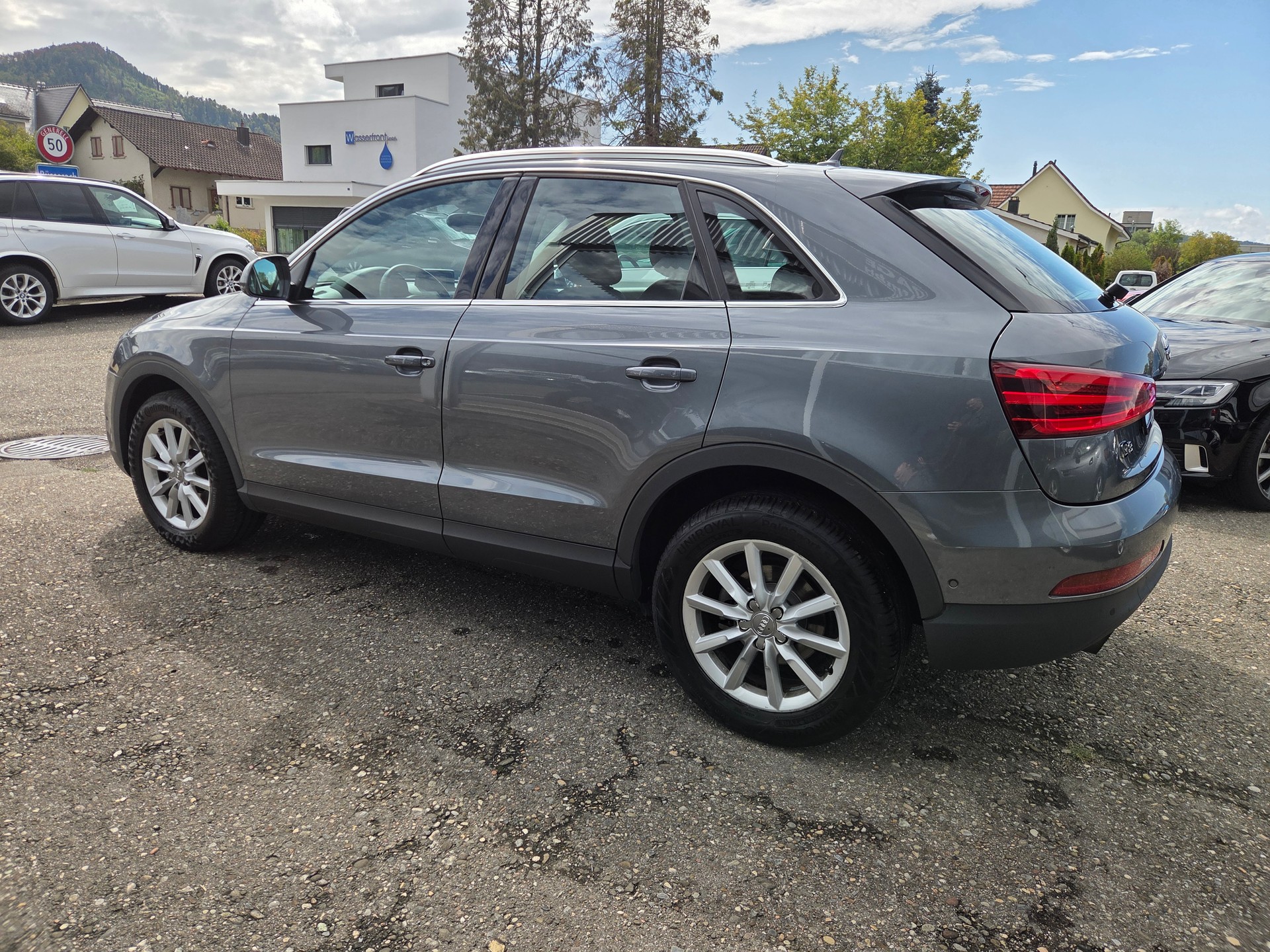 AUDI Q3 2.0 TFSI quattro S-tronic-image-5