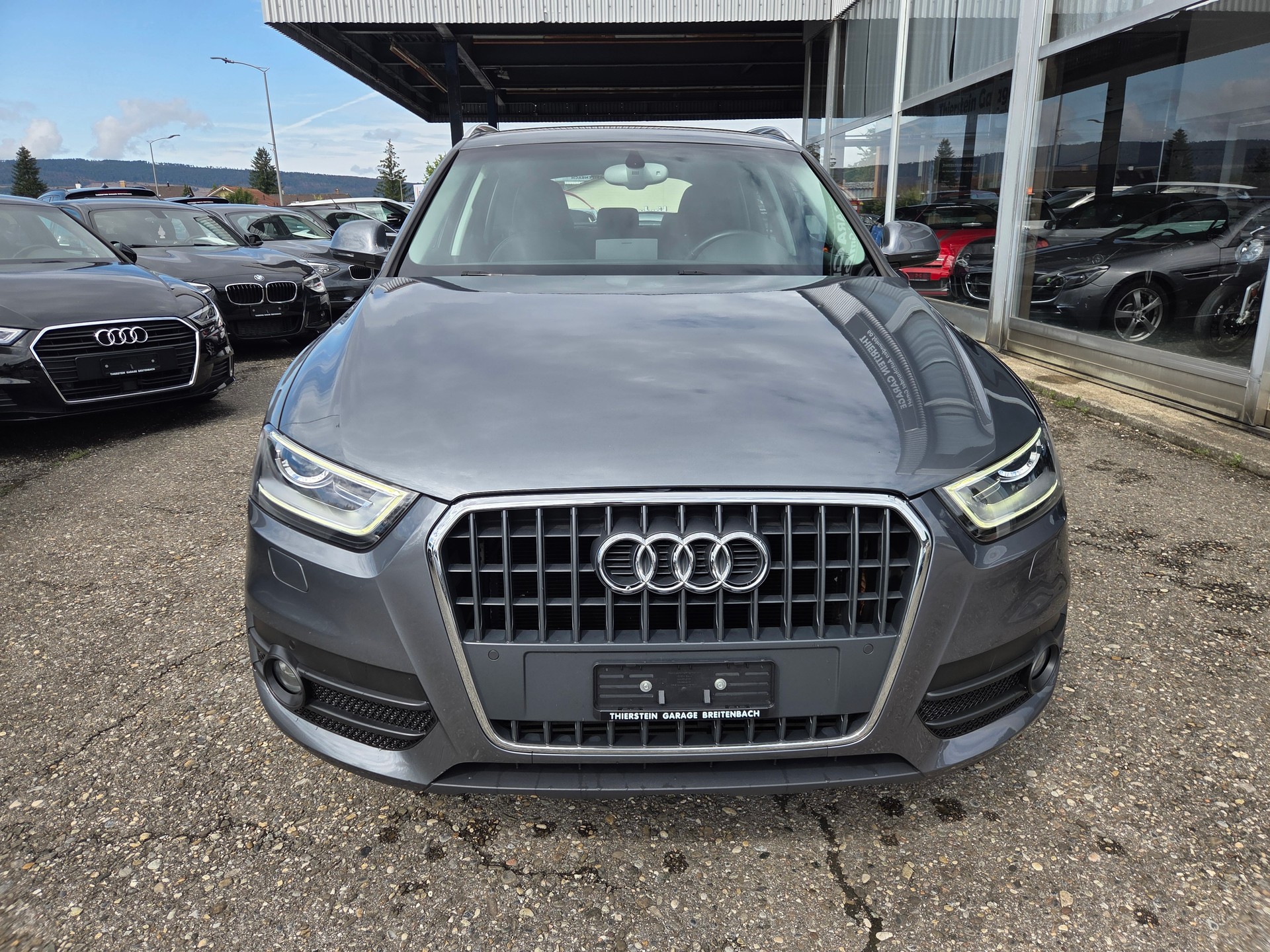AUDI Q3 2.0 TFSI quattro S-tronic-image-2