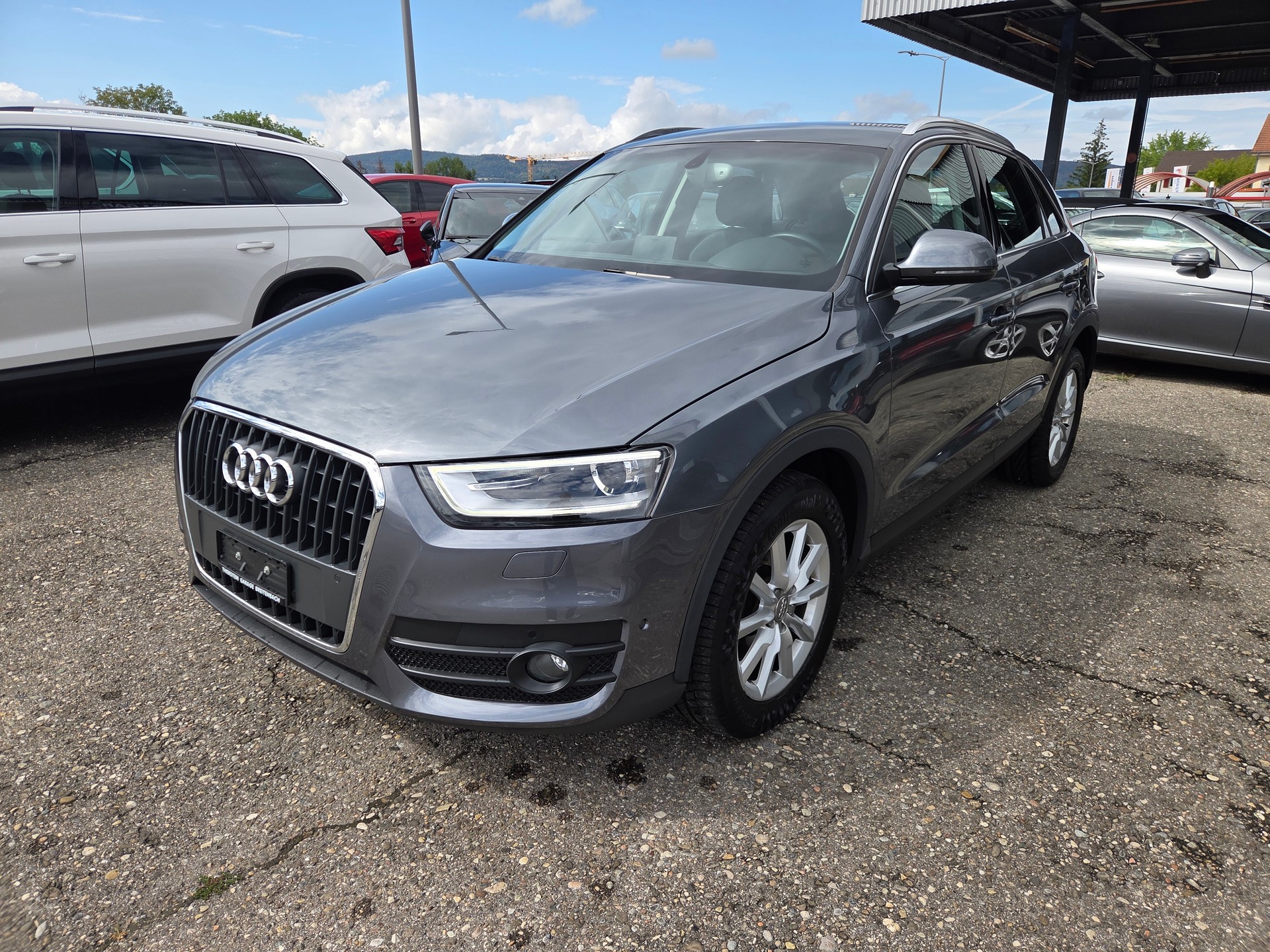AUDI Q3 2.0 TFSI quattro S-tronic-image-3