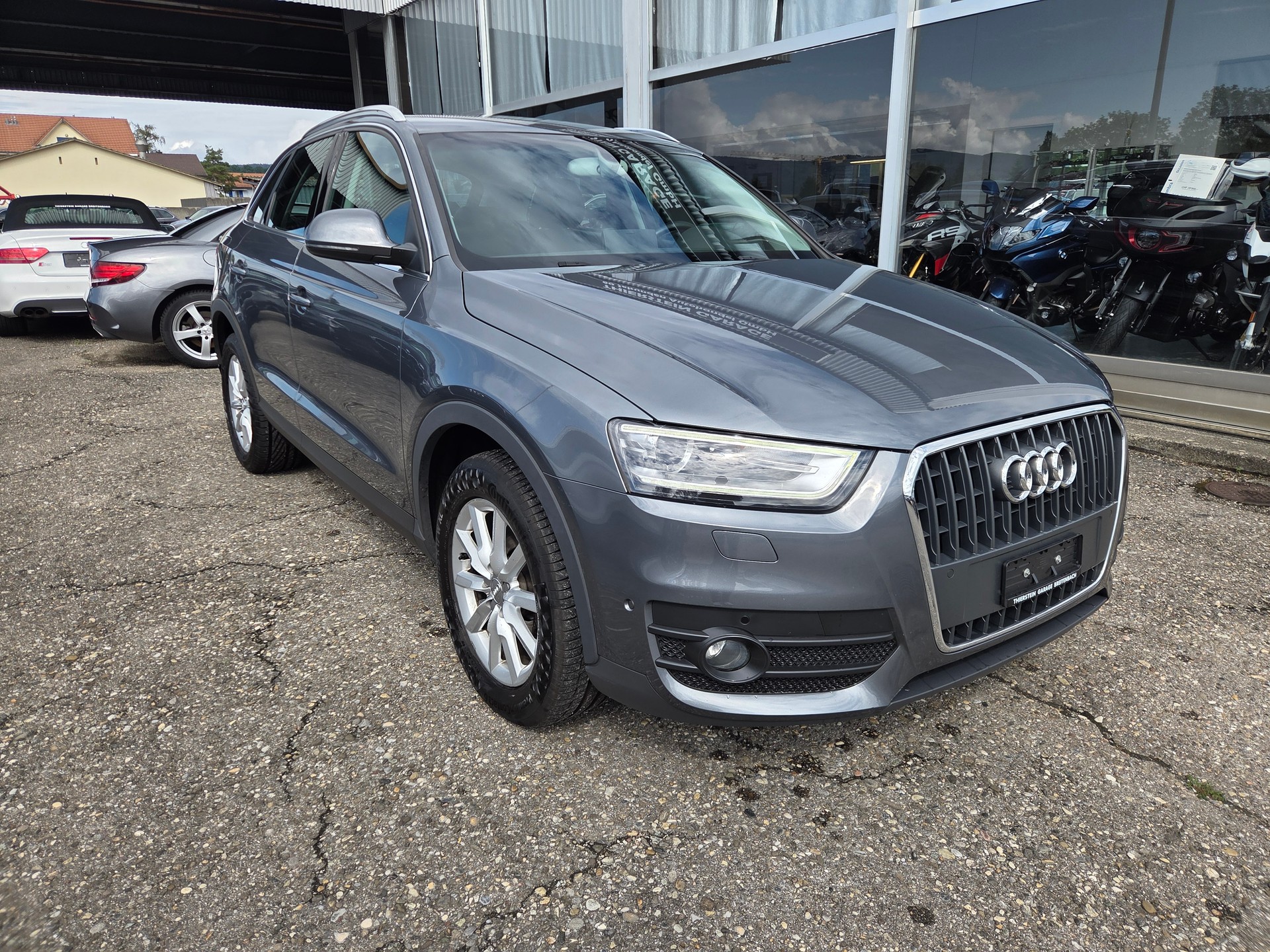 AUDI Q3 2.0 TFSI quattro S-tronic-image-1