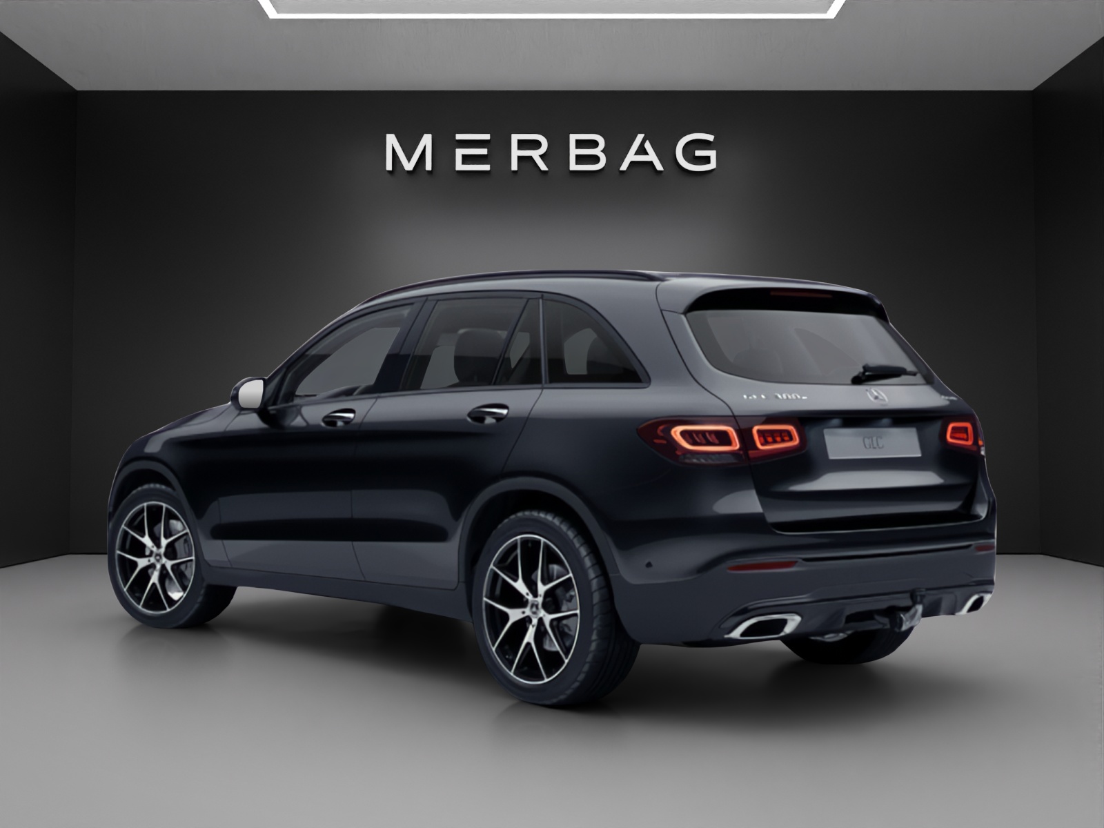 MERCEDES-BENZ GLC 300 e AMG Line 4Matic 9G-Tronic-image-3