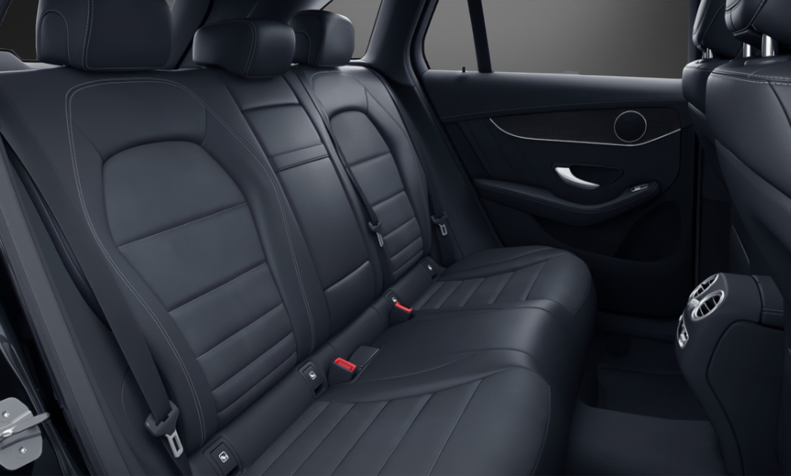 MERCEDES-BENZ GLC 300 e AMG Line 4Matic 9G-Tronic-image-7