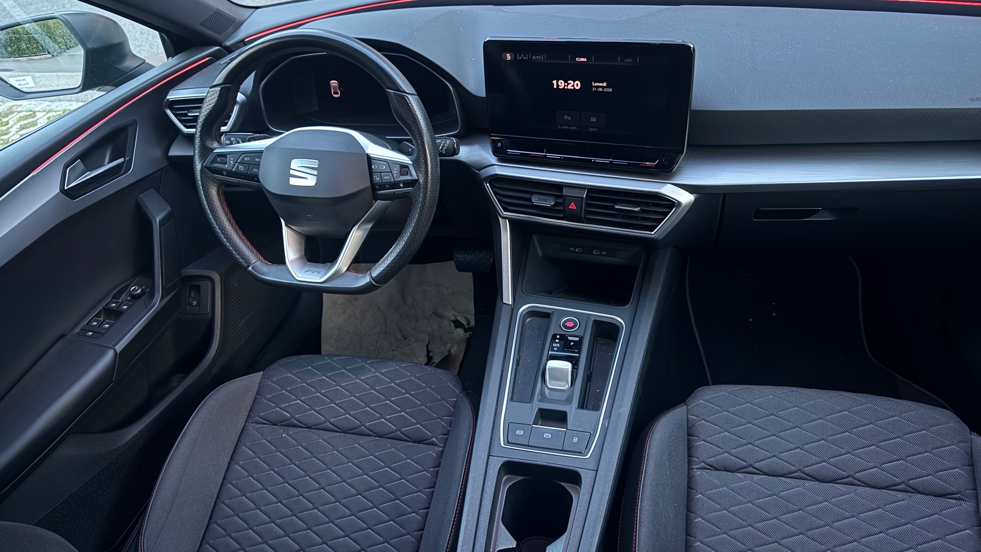 SEAT Leon ST 1.4 eHybrid pHEV DSG Hola FR-image-5