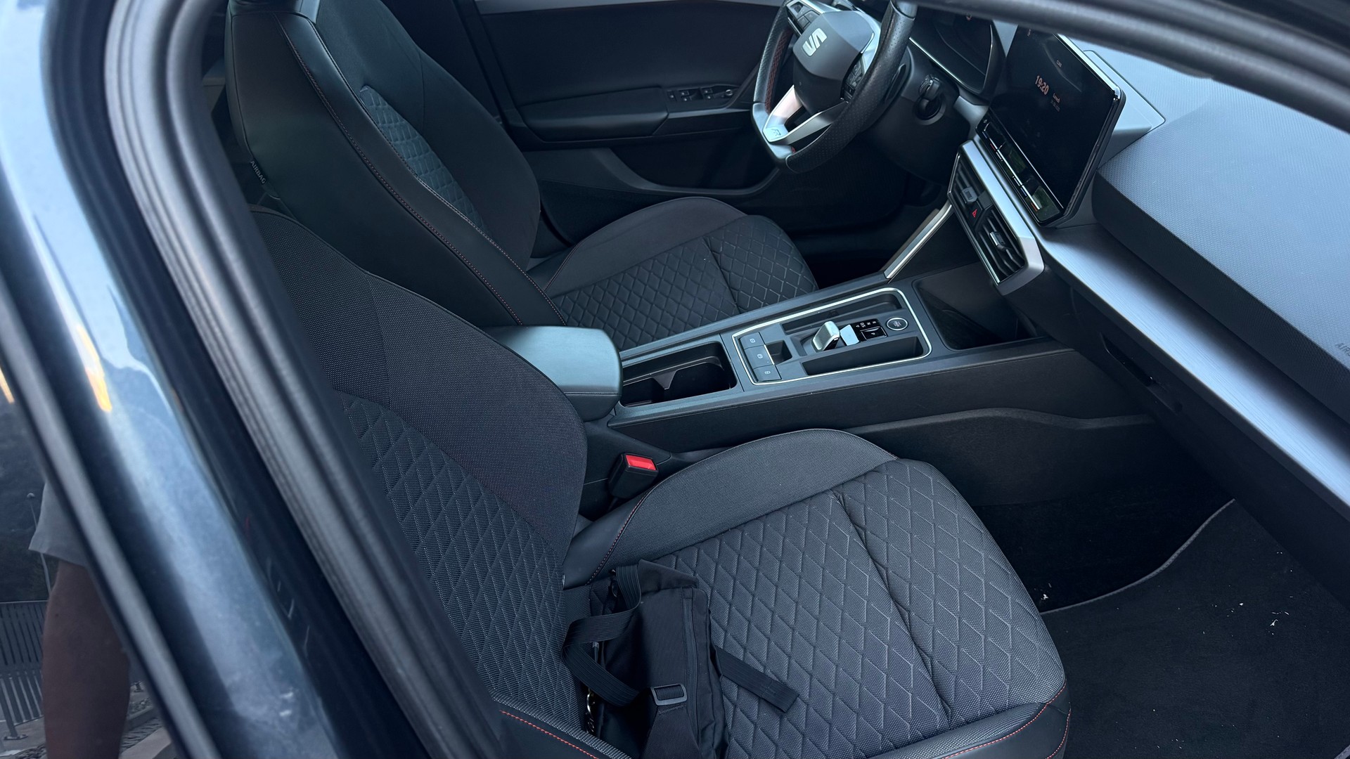 SEAT Leon ST 1.4 eHybrid pHEV DSG Hola FR-image-6