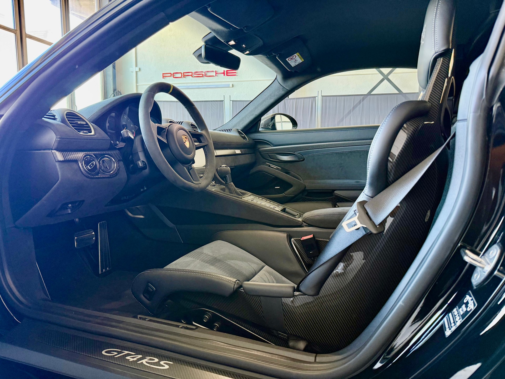 PORSCHE 718 Cayman GT4 RS 500PS PDK Weissach-image-8