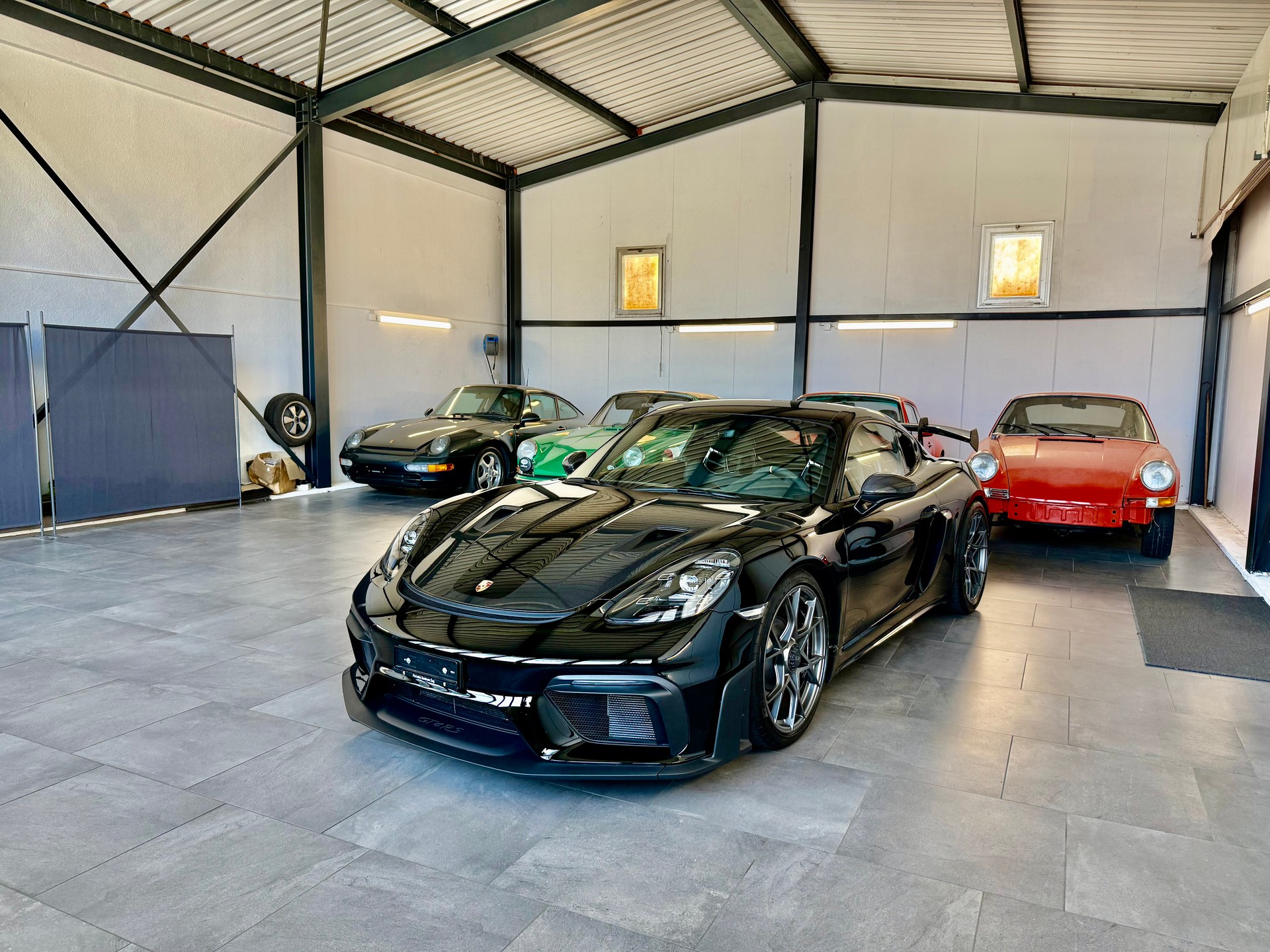 PORSCHE 718 Cayman GT4 RS 500PS PDK Weissach-image-3