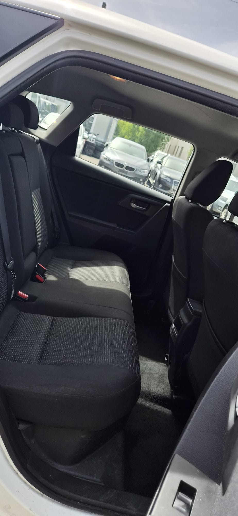 TOYOTA Auris 1.8 16V HSD Linea Luna-image-8