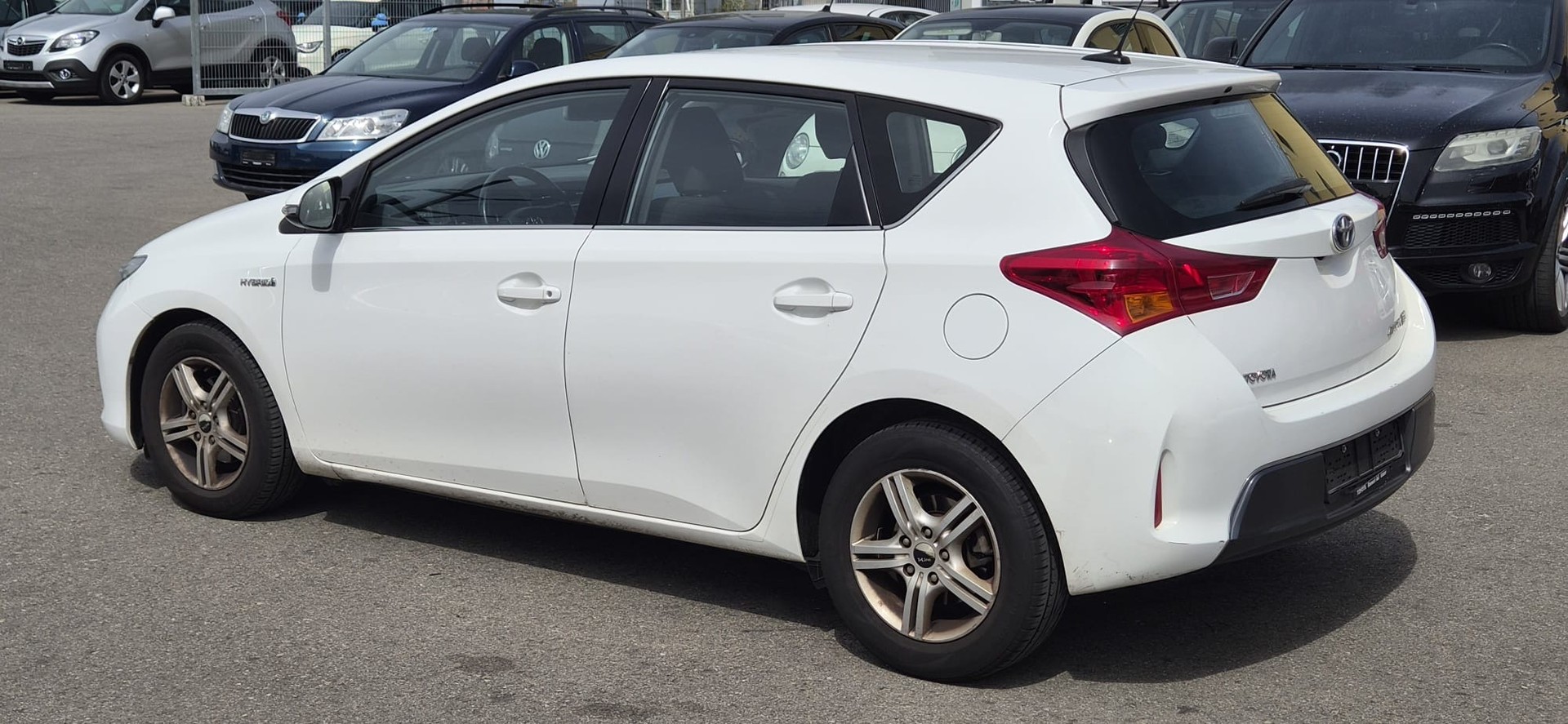 TOYOTA Auris 1.8 16V HSD Linea Luna-image-4