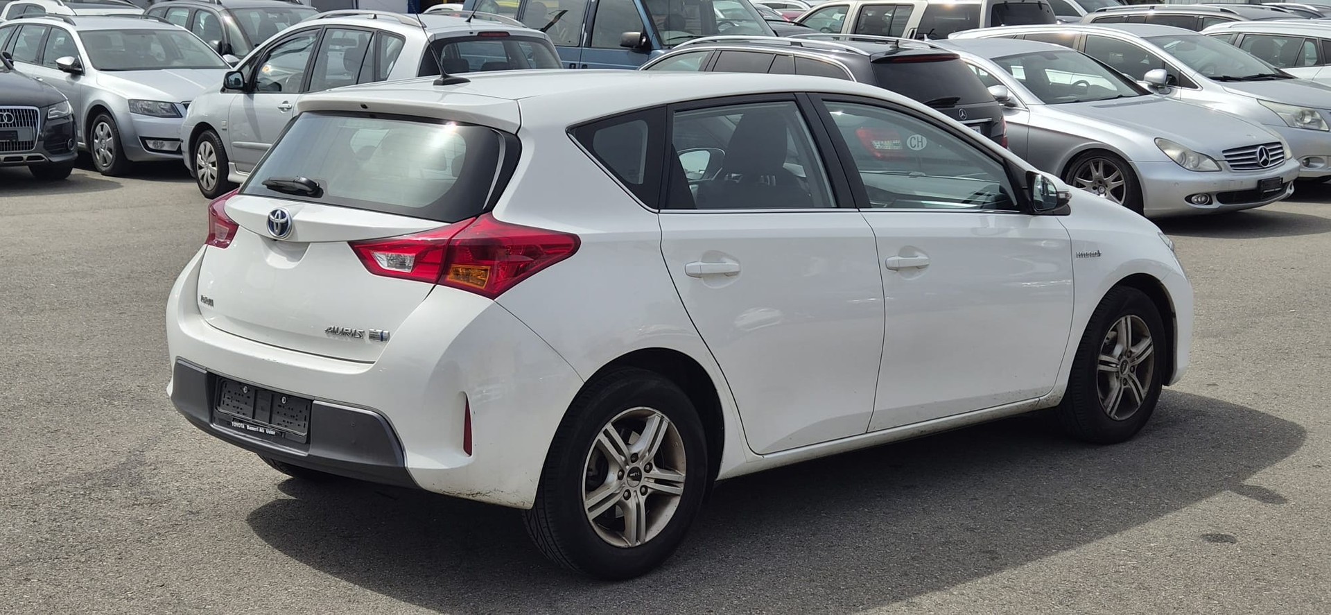 TOYOTA Auris 1.8 16V HSD Linea Luna-image-2