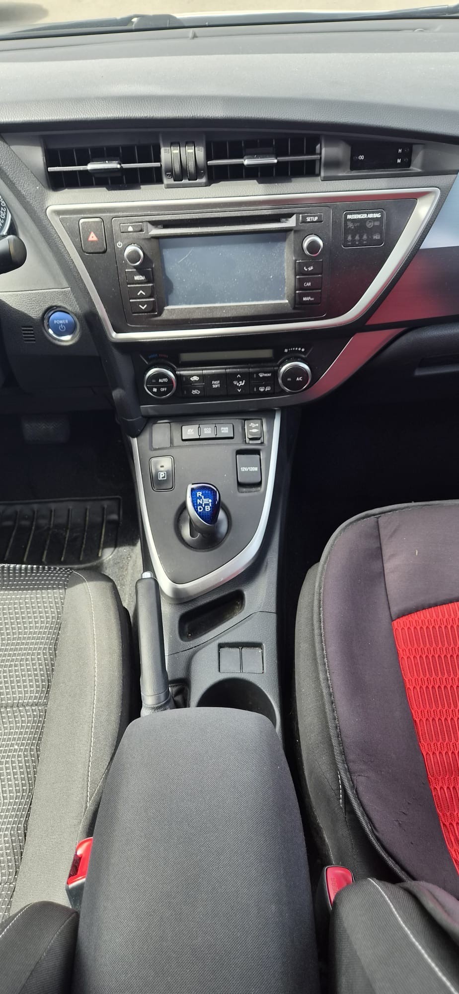 TOYOTA Auris 1.8 16V HSD Linea Luna-image-9