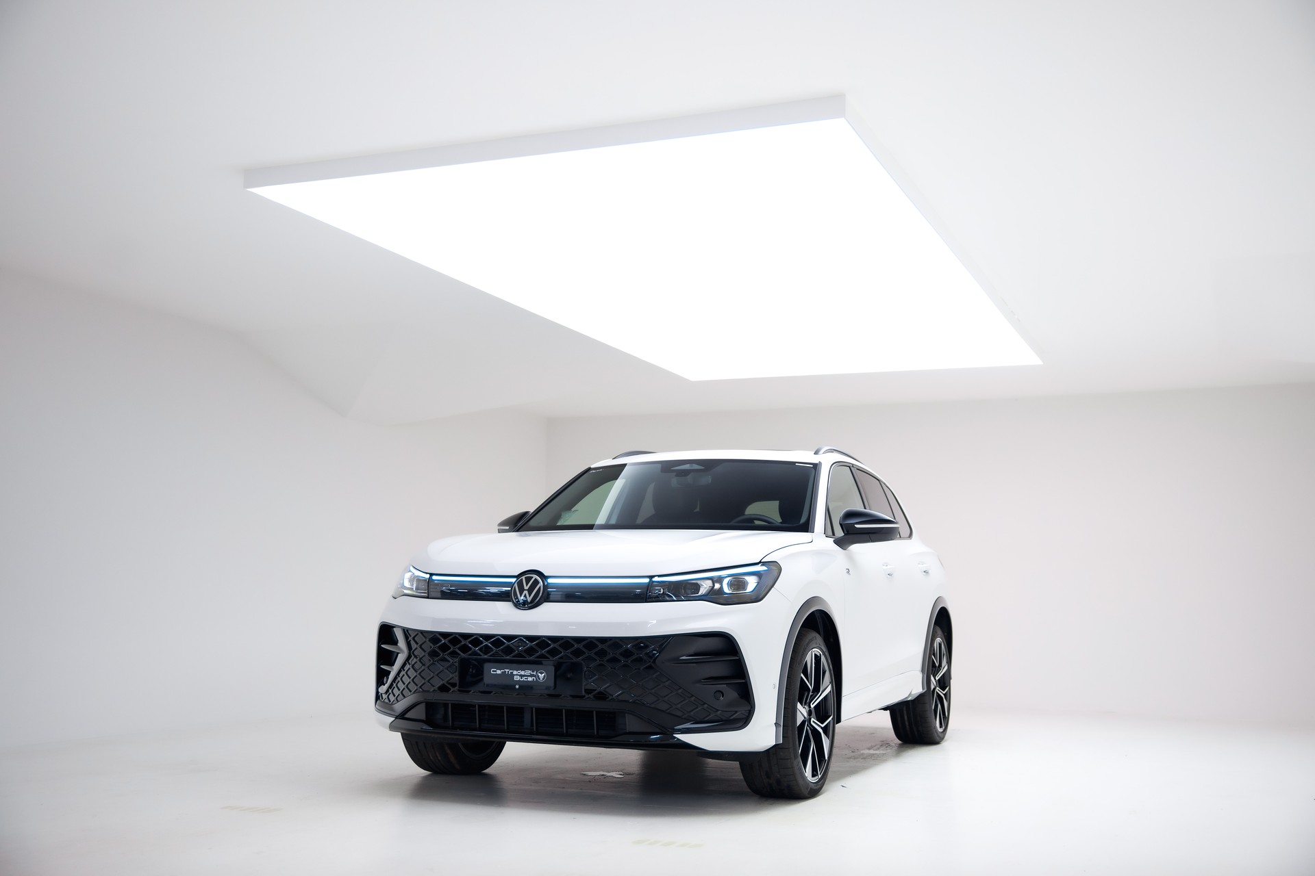 VW Tiguan 2.0 TSI DSG R-Line 4Motion-image-3