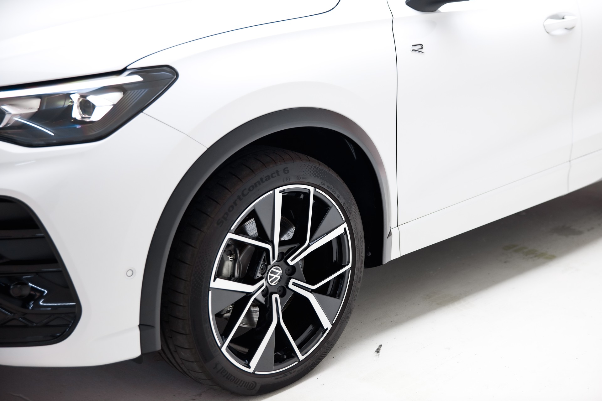 VW Tiguan 2.0 TSI DSG R-Line 4Motion-image-17