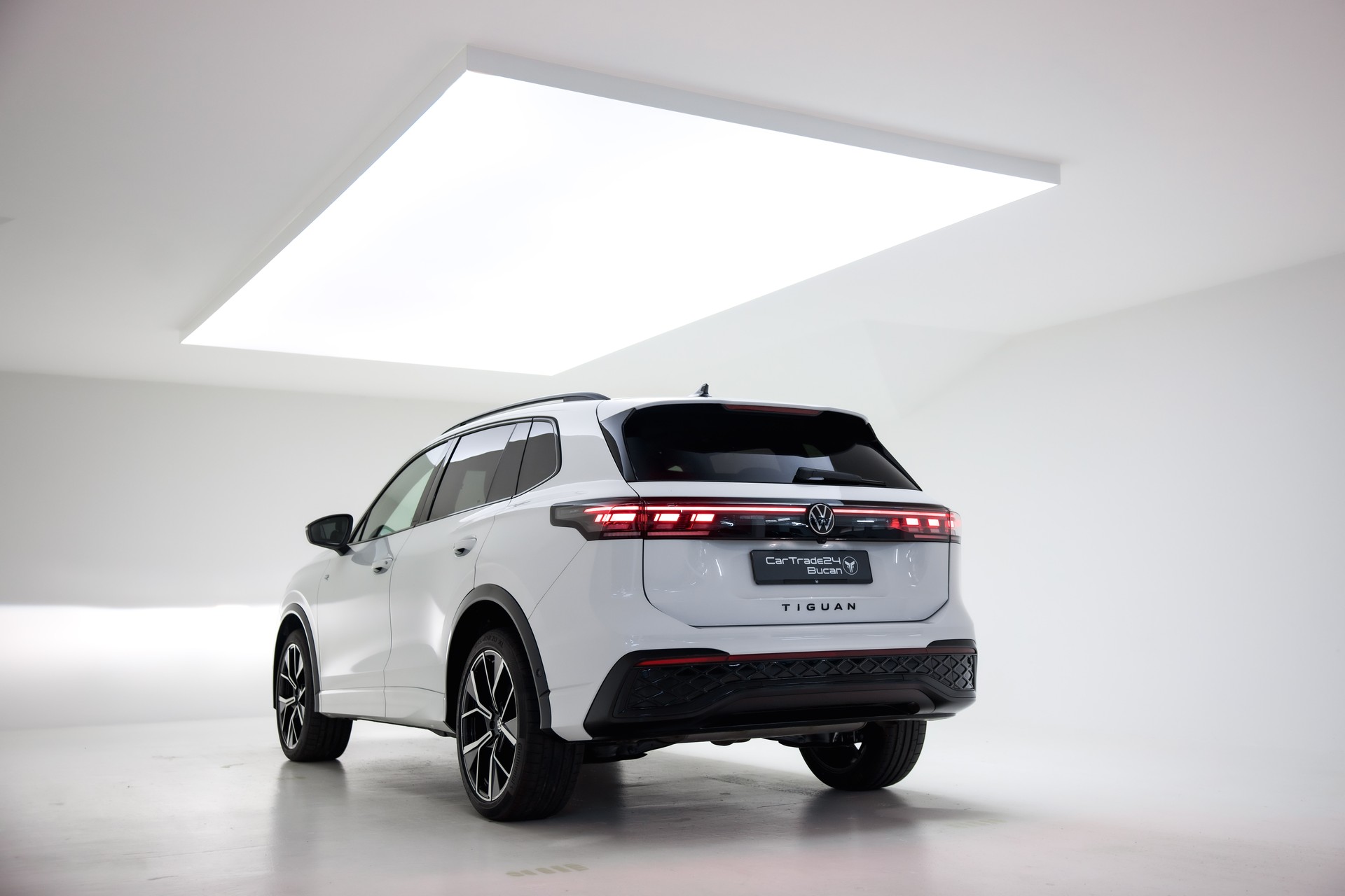 VW Tiguan 2.0 TSI DSG R-Line 4Motion-image-9