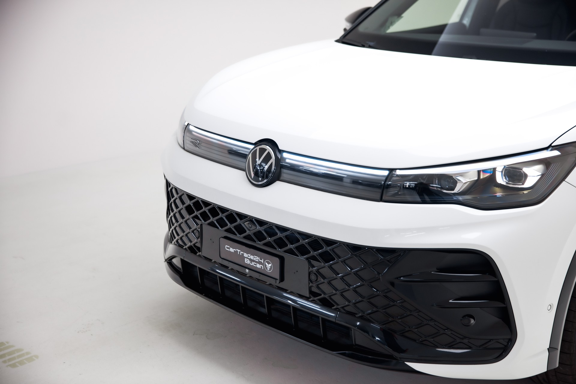 VW Tiguan 2.0 TSI DSG R-Line 4Motion-image-12
