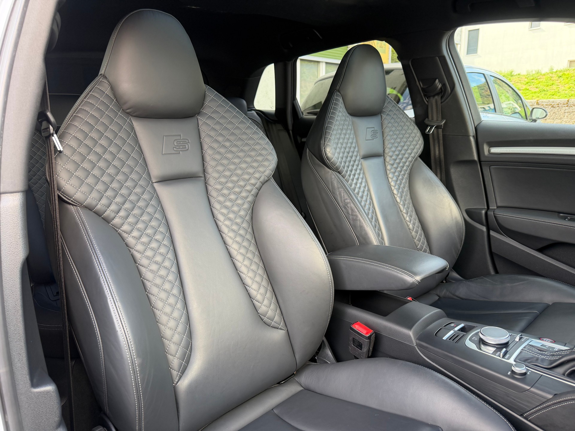 AUDI S3 quattro-image-9