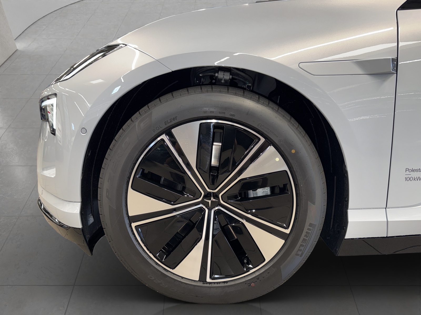 POLESTAR 4 Long Range Dual Motor Prime-image-6