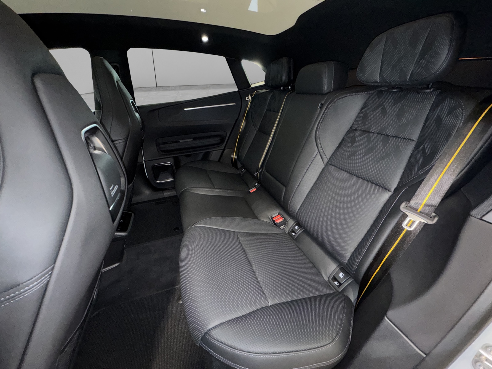 POLESTAR 4 Long Range Dual Motor Prime-image-9