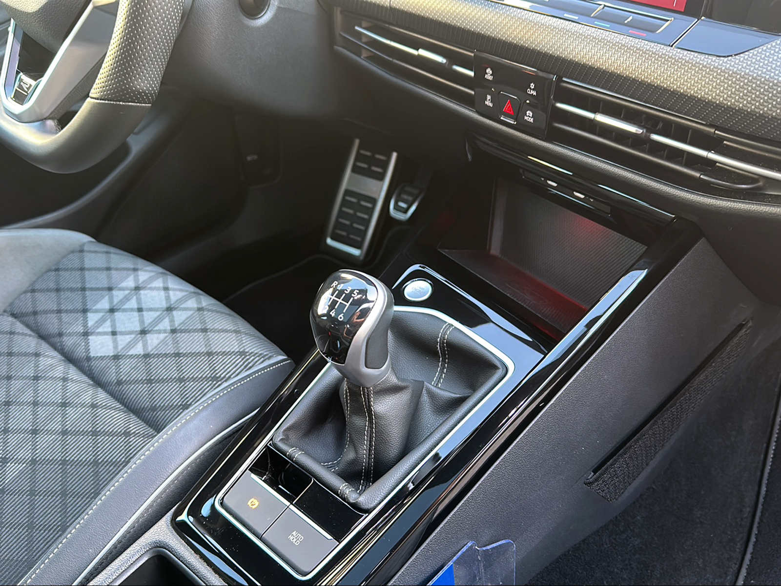 VW Golf 1.5 TSI ACT R-Line-image-14
