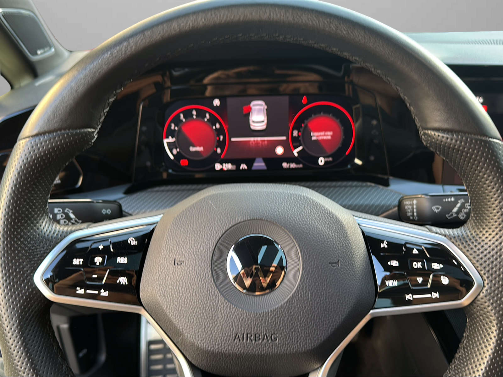 VW Golf 1.5 TSI ACT R-Line-image-13
