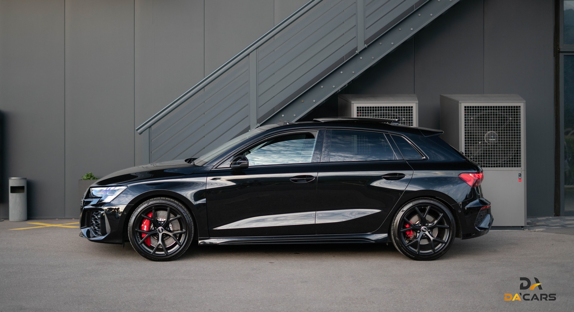 AUDI RS3 Sportback 2.5 TSI quattro S-tronic-image-2