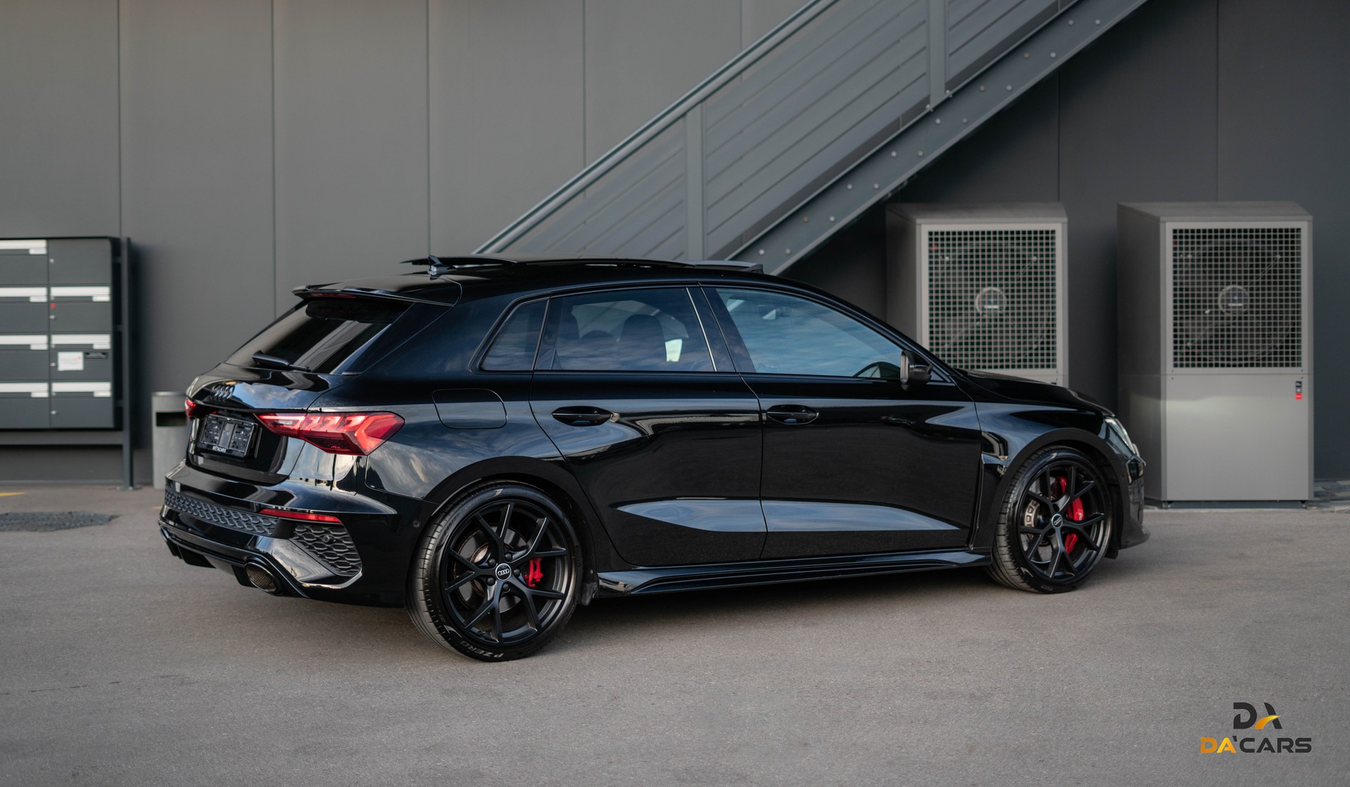 AUDI RS3 Sportback 2.5 TSI quattro S-tronic-image-3