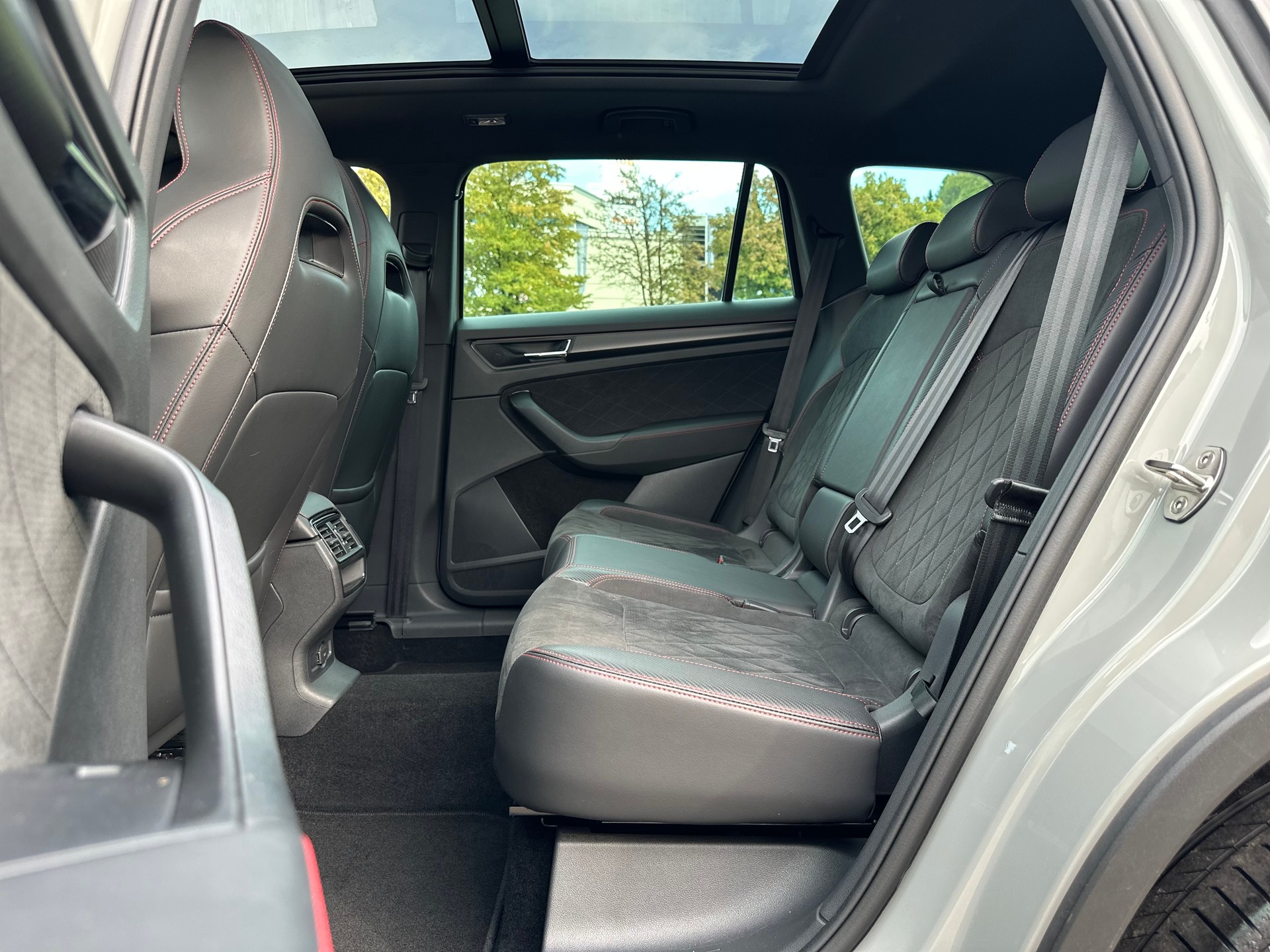 SKODA Kodiaq 2.0 TSI 4x4 RS-image-14