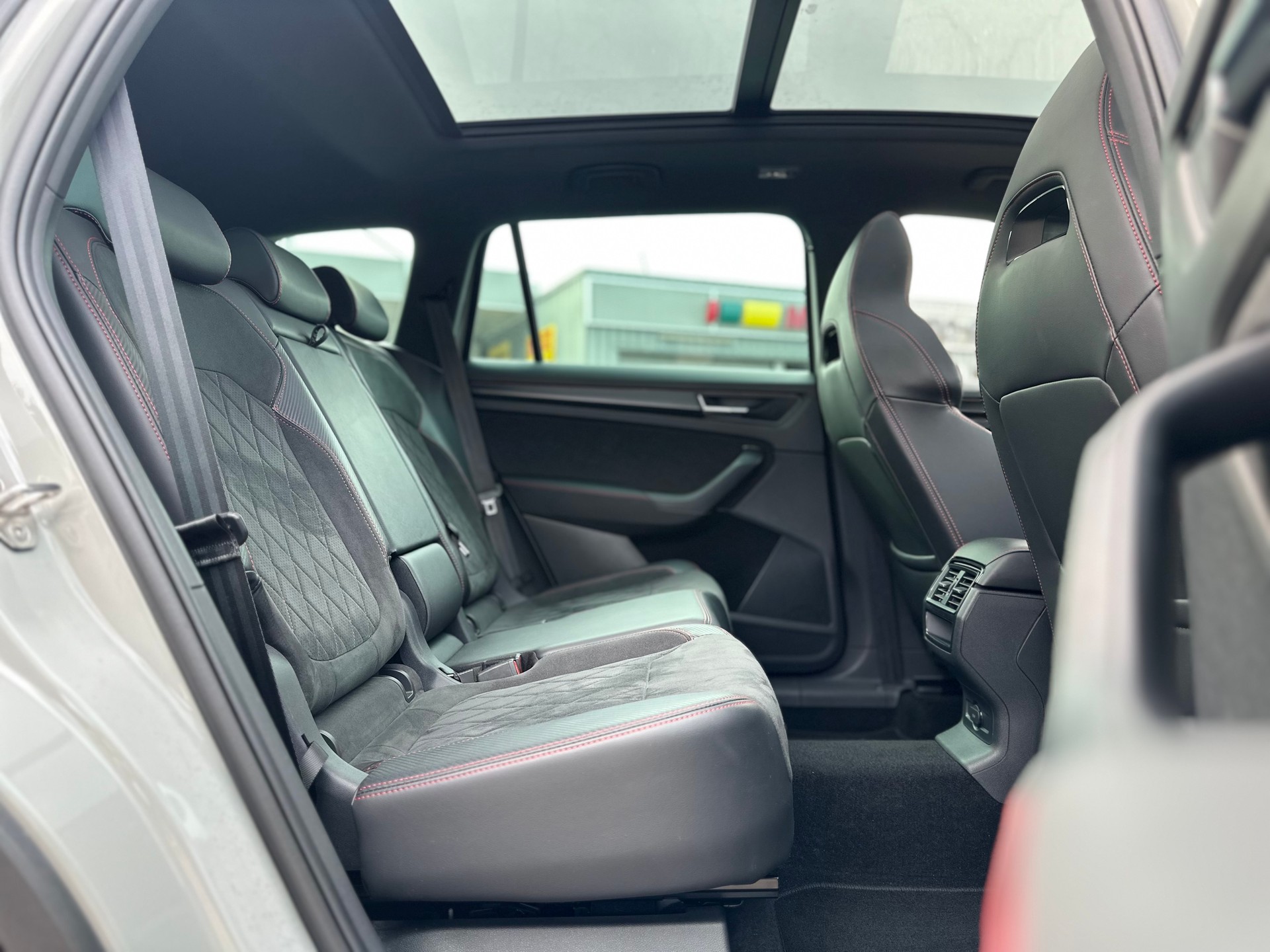 SKODA Kodiaq 2.0 TSI 4x4 RS-image-15