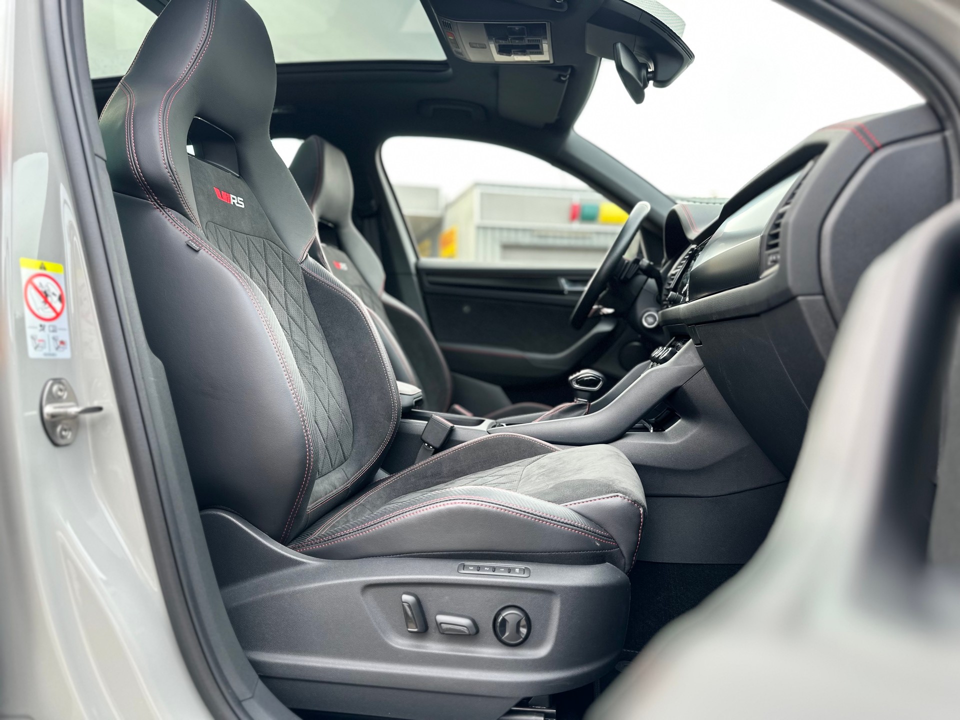 SKODA Kodiaq 2.0 TSI 4x4 RS-image-13