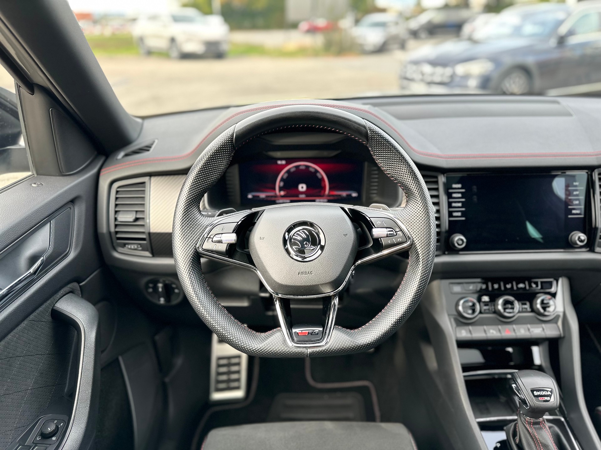 SKODA Kodiaq 2.0 TSI 4x4 RS-image-16