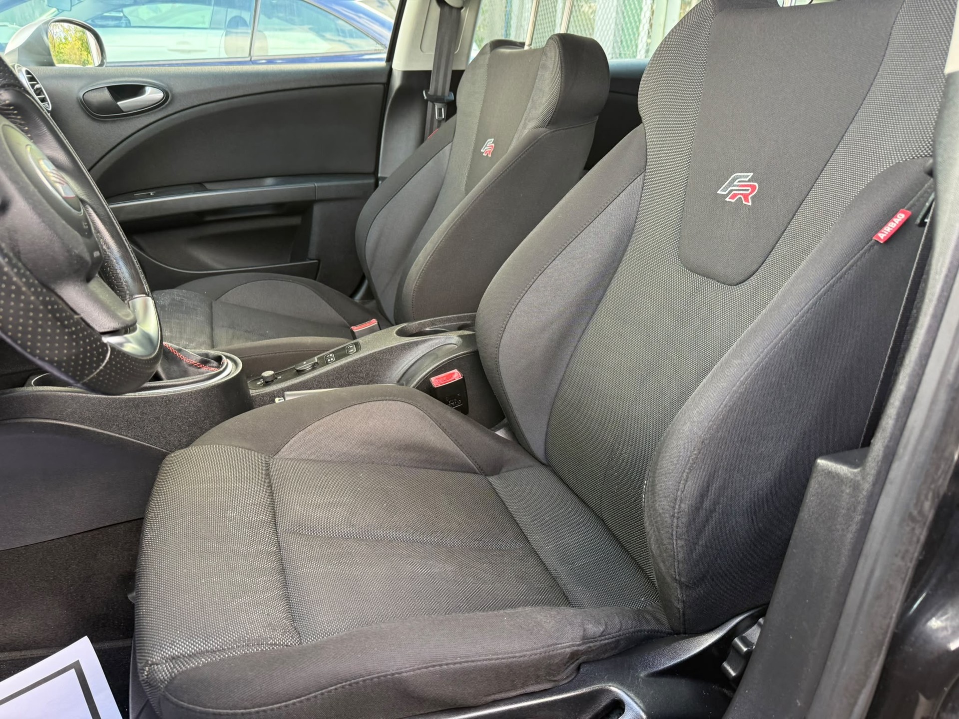 SEAT Leon 2.0 TSI FR-image-11