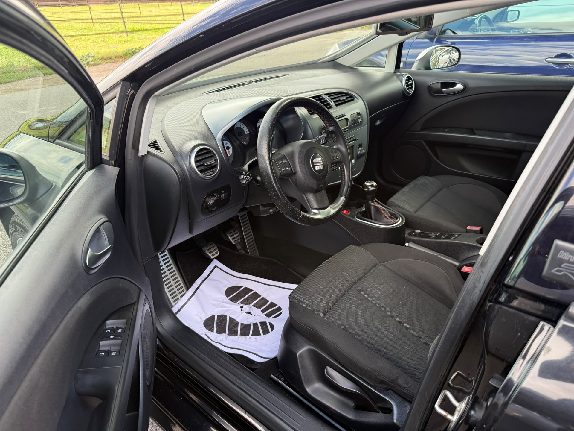 SEAT Leon 2.0 TSI FR-image-9